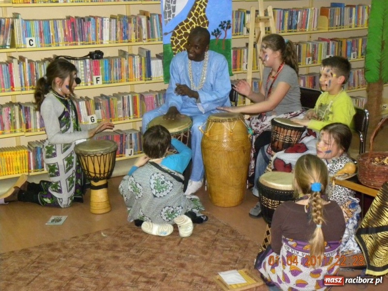 Zdjęcie w galerii na portalu naszraciborz.pl: Odwiedzili mumię nocą...  wiadomości z regionu