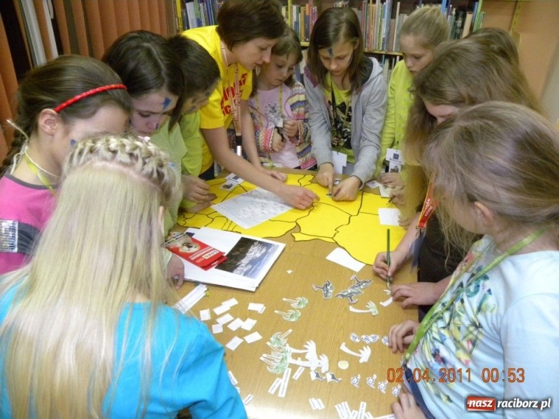 Zdjęcie w galerii na portalu naszraciborz.pl: Odwiedzili mumię nocą...  wiadomości z regionu