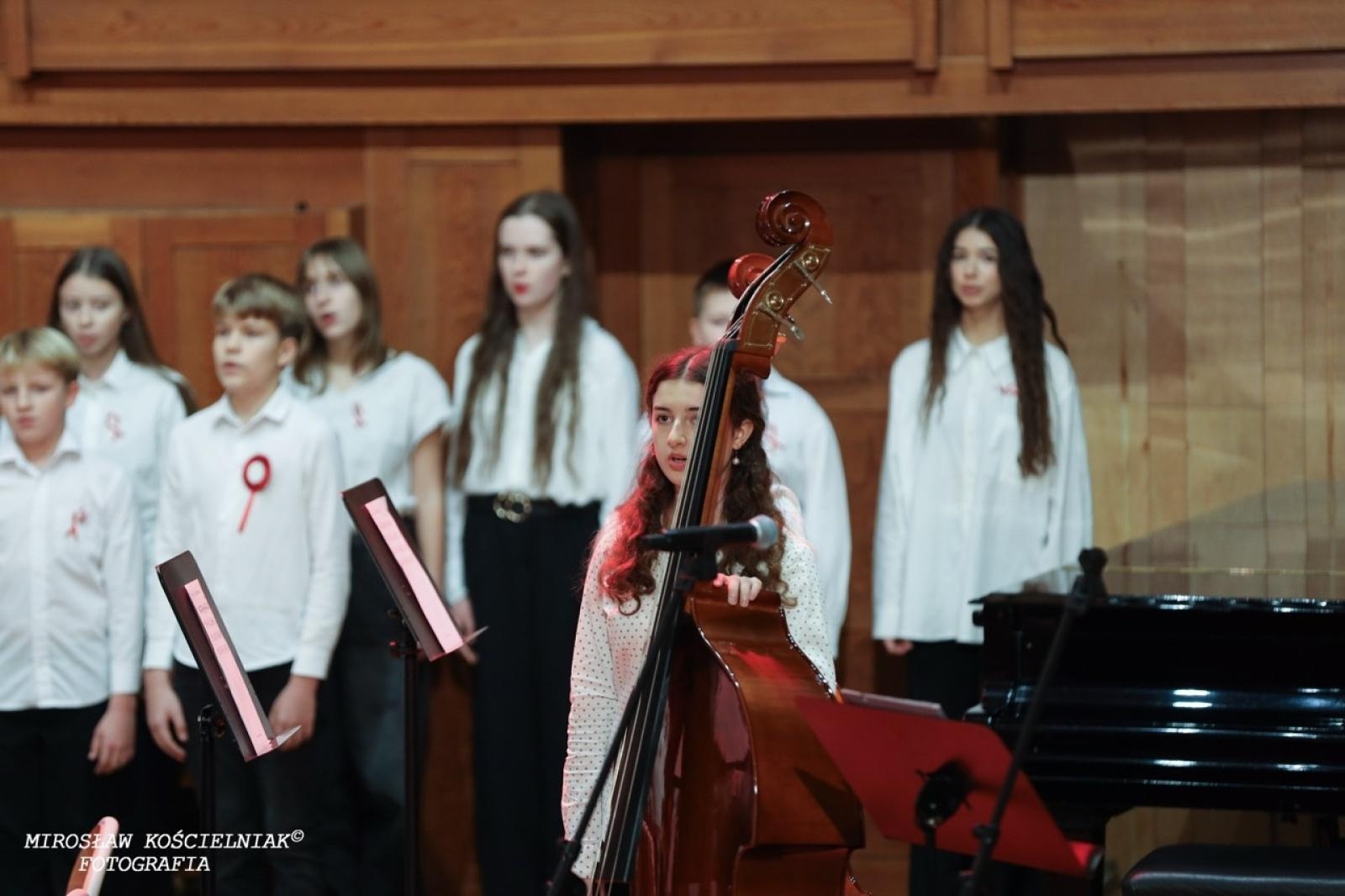 Zdjęcie w galerii na portalu naszraciborz.pl: Polska muzyka w blasku Niepodległości – koncert w raciborskiej Państwowej Szkole Muzycznej wiadomości z regionu