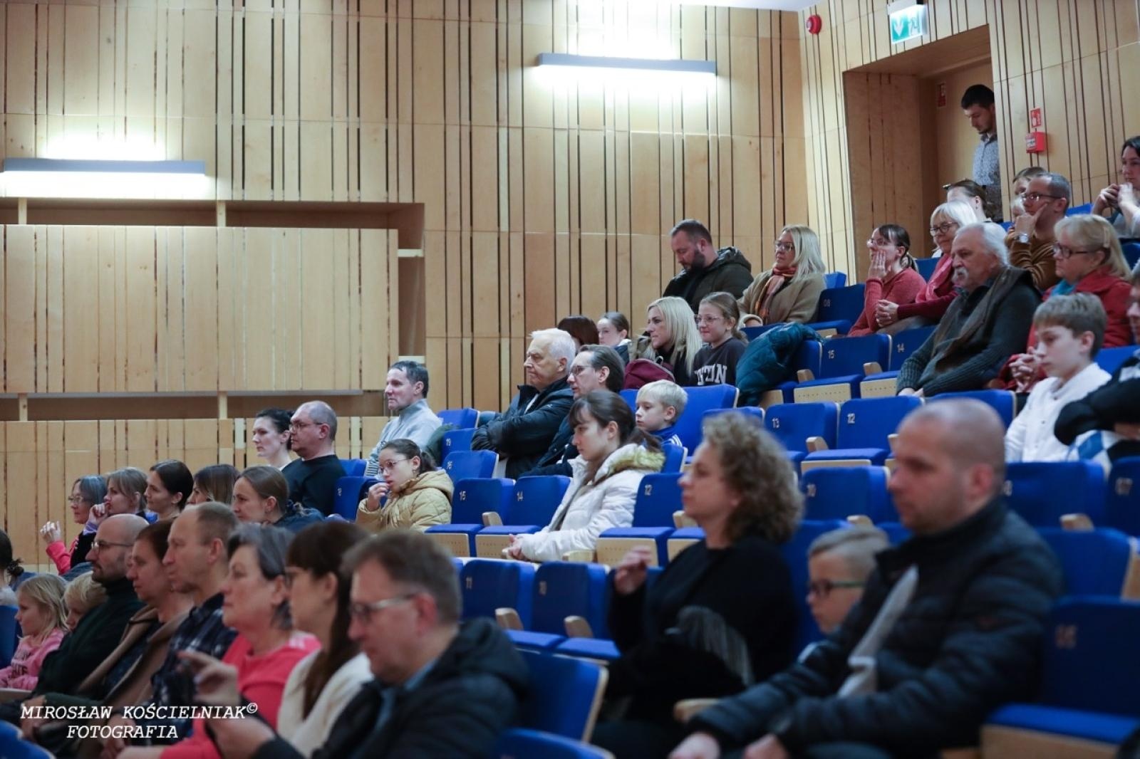 Zdjęcie w galerii na portalu naszraciborz.pl: Polska muzyka w blasku Niepodległości – koncert w raciborskiej Państwowej Szkole Muzycznej wiadomości z regionu