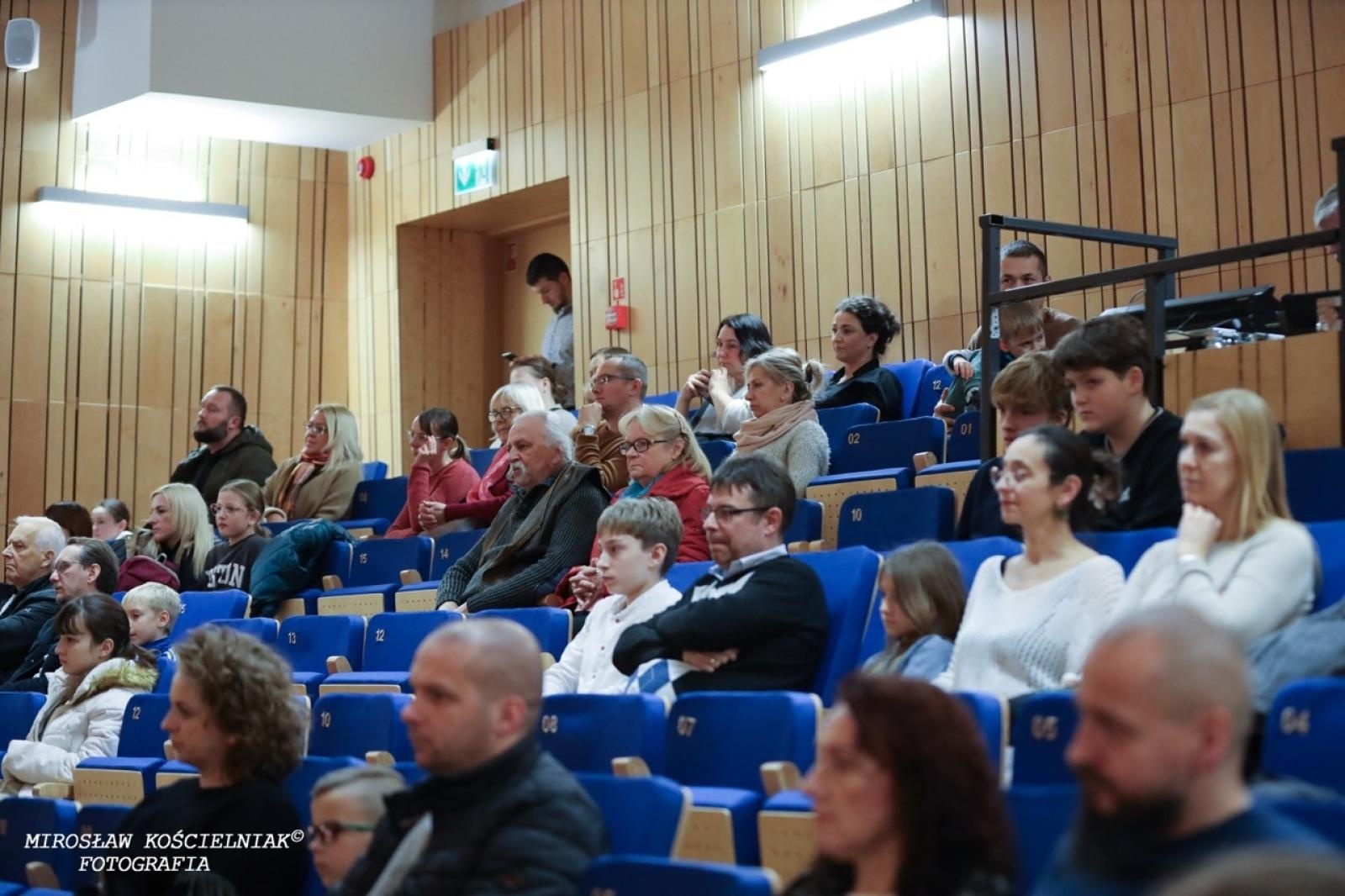 Zdjęcie w galerii na portalu naszraciborz.pl: Polska muzyka w blasku Niepodległości – koncert w raciborskiej Państwowej Szkole Muzycznej wiadomości z regionu