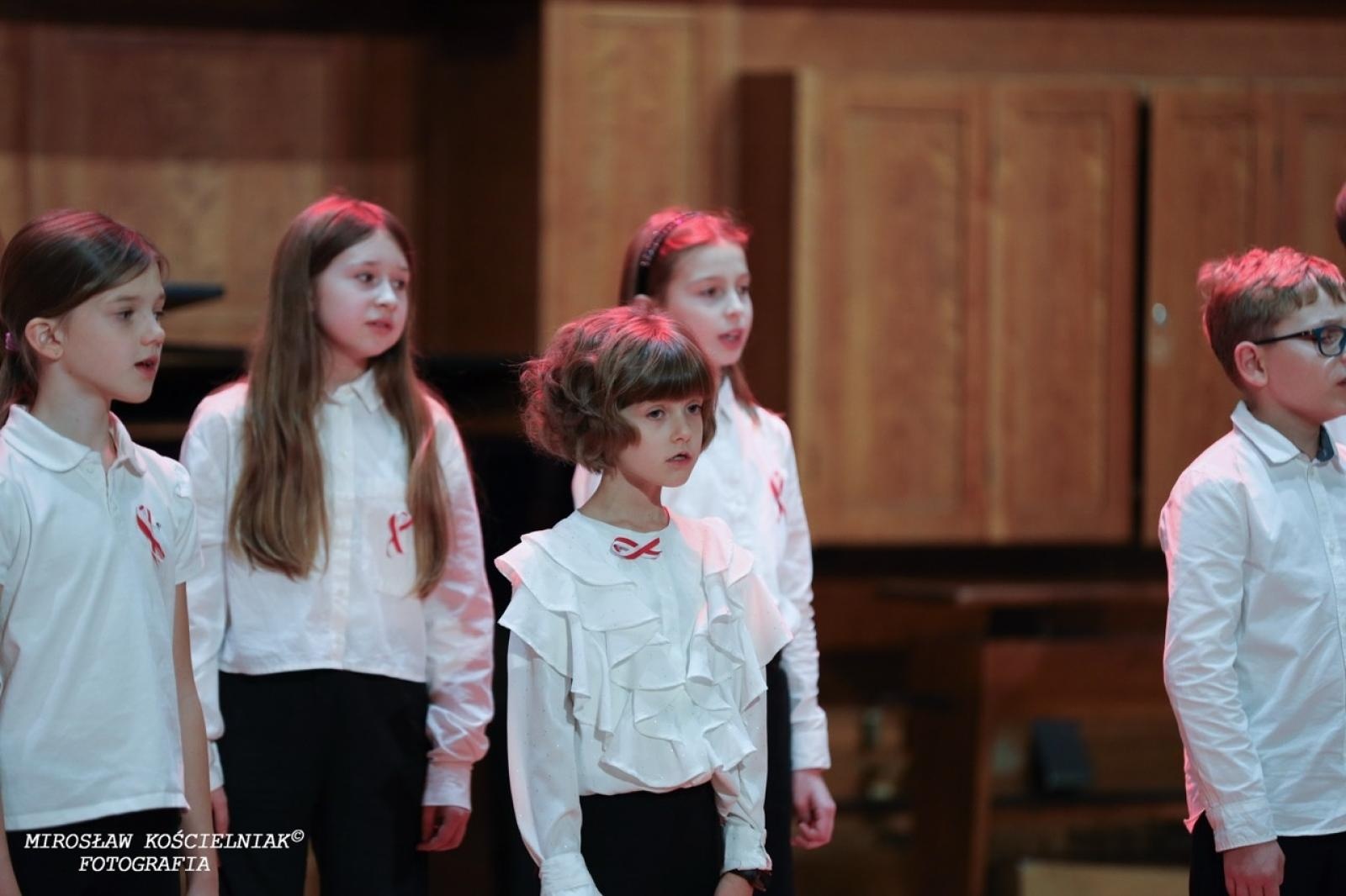 Zdjęcie w galerii na portalu naszraciborz.pl: Polska muzyka w blasku Niepodległości – koncert w raciborskiej Państwowej Szkole Muzycznej wiadomości z regionu