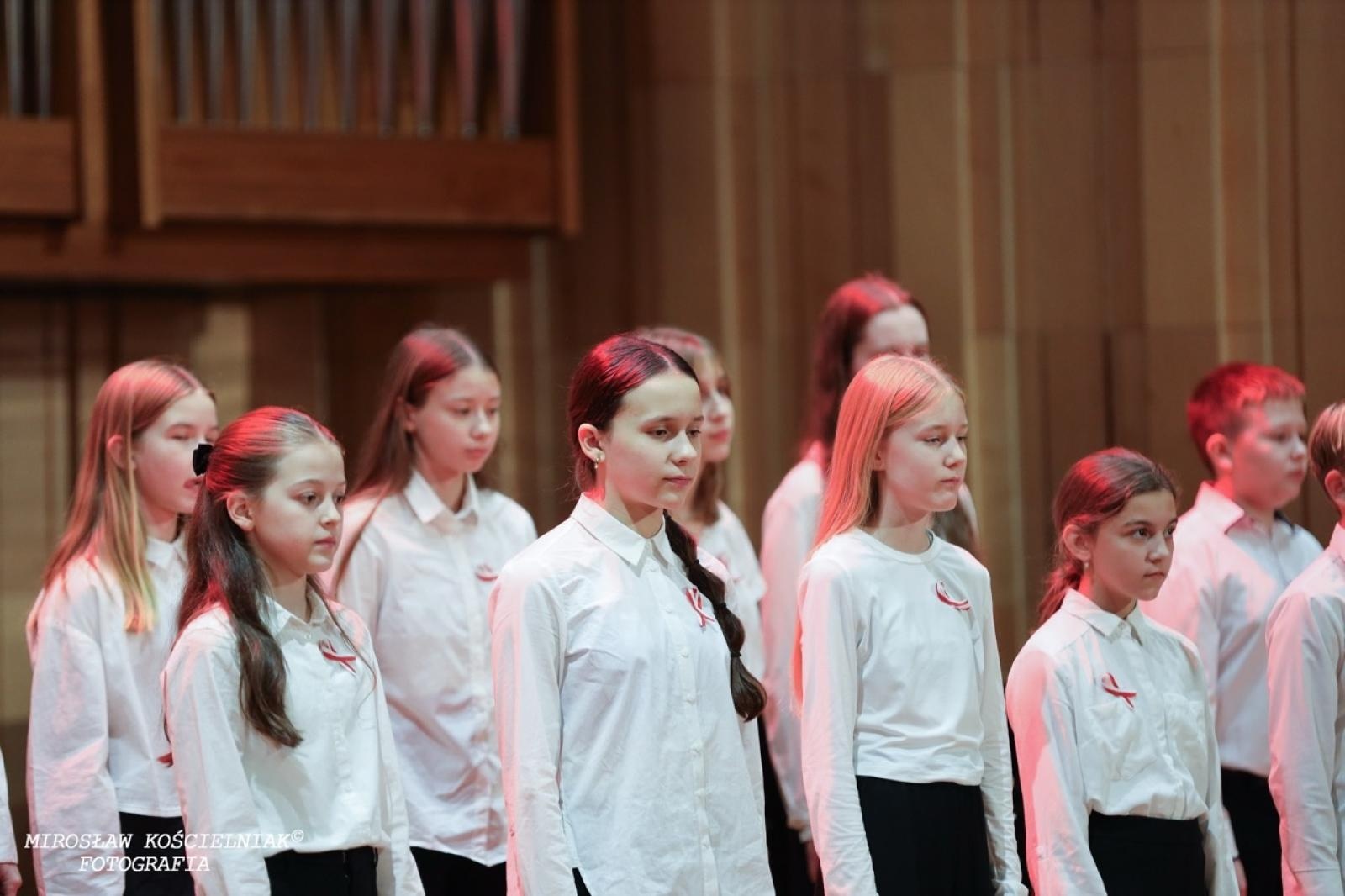 Zdjęcie w galerii na portalu naszraciborz.pl: Polska muzyka w blasku Niepodległości – koncert w raciborskiej Państwowej Szkole Muzycznej wiadomości z regionu