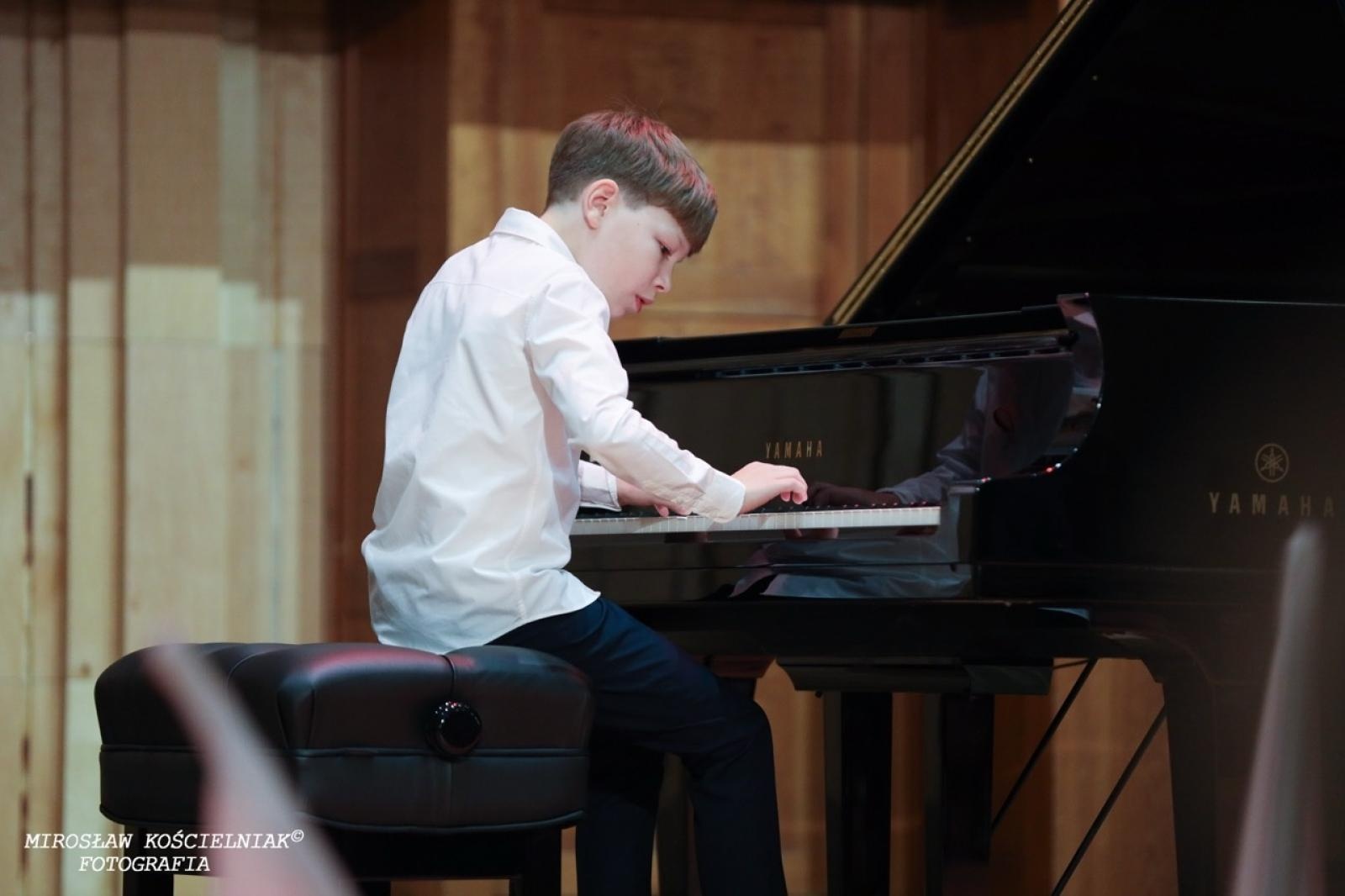 Zdjęcie w galerii na portalu naszraciborz.pl: Polska muzyka w blasku Niepodległości – koncert w raciborskiej Państwowej Szkole Muzycznej wiadomości z regionu