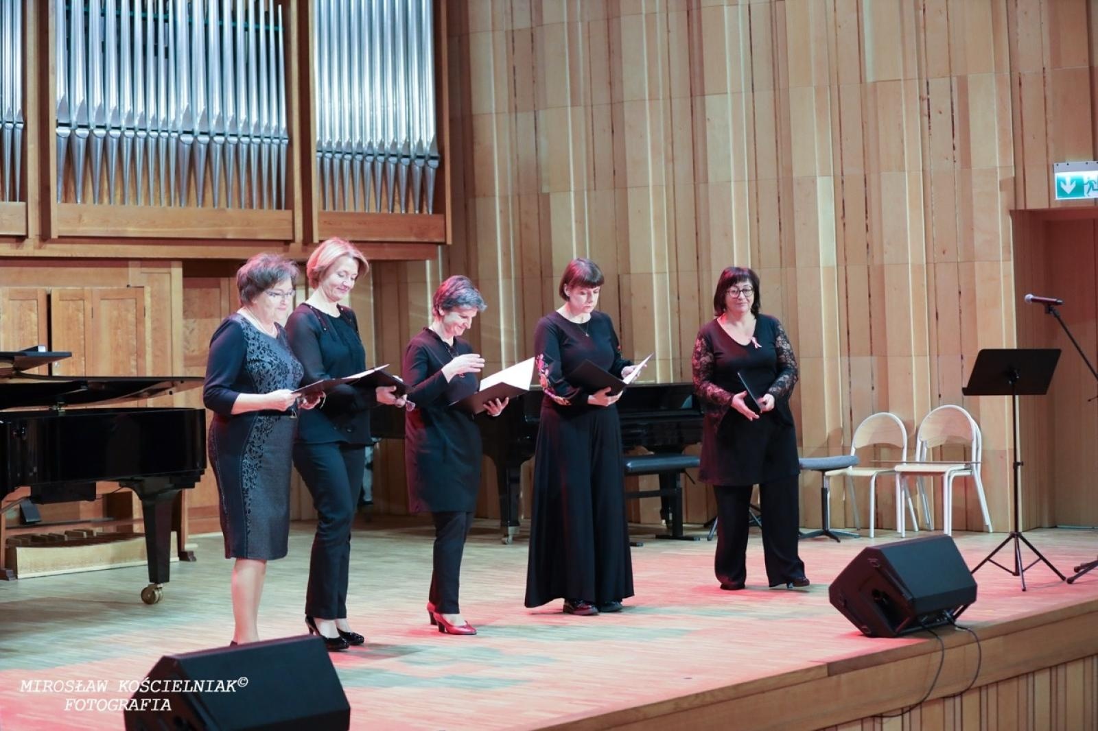 Zdjęcie w galerii na portalu naszraciborz.pl: Polska muzyka w blasku Niepodległości – koncert w raciborskiej Państwowej Szkole Muzycznej wiadomości z regionu