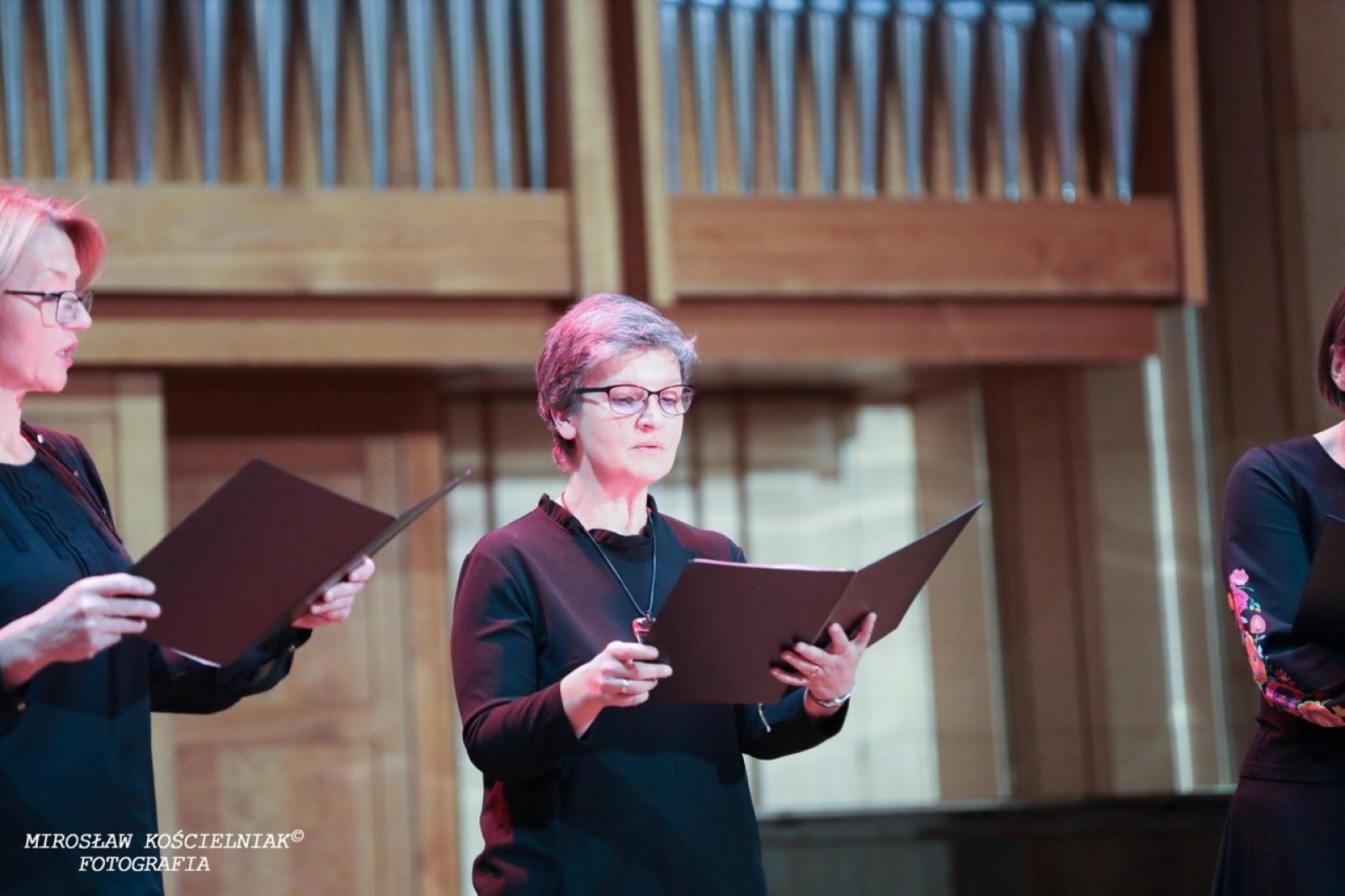 Zdjęcie w galerii na portalu naszraciborz.pl: Polska muzyka w blasku Niepodległości – koncert w raciborskiej Państwowej Szkole Muzycznej wiadomości z regionu
