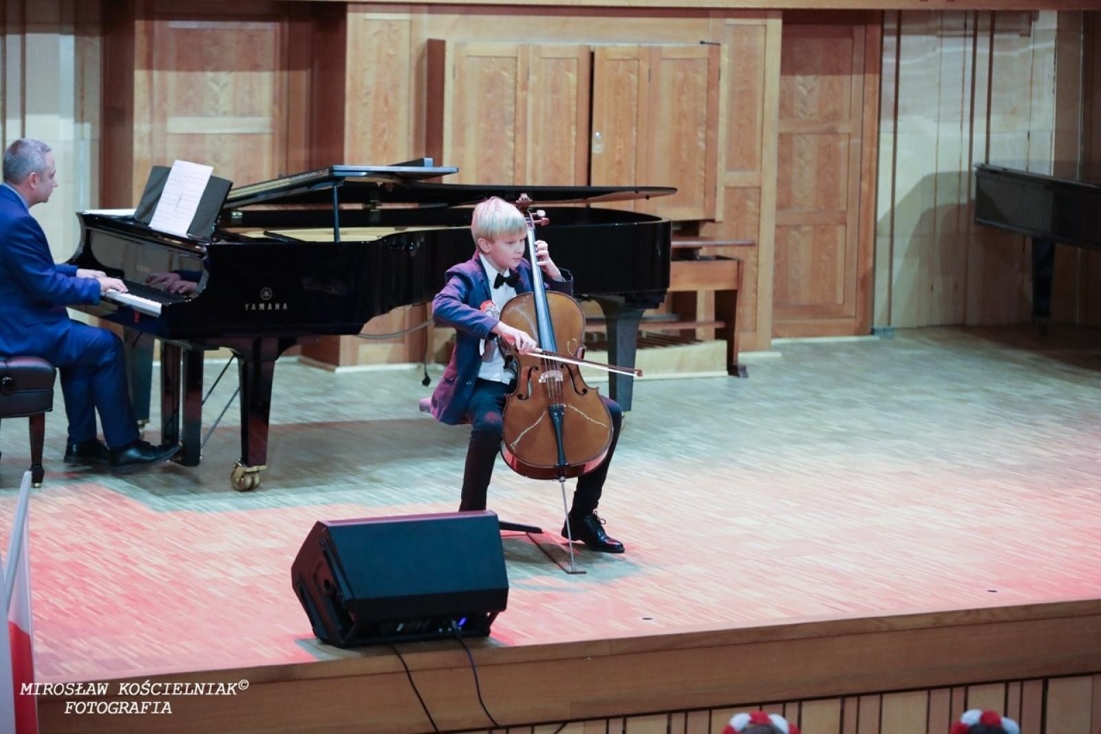 Zdjęcie w galerii na portalu naszraciborz.pl: Polska muzyka w blasku Niepodległości – koncert w raciborskiej Państwowej Szkole Muzycznej wiadomości z regionu