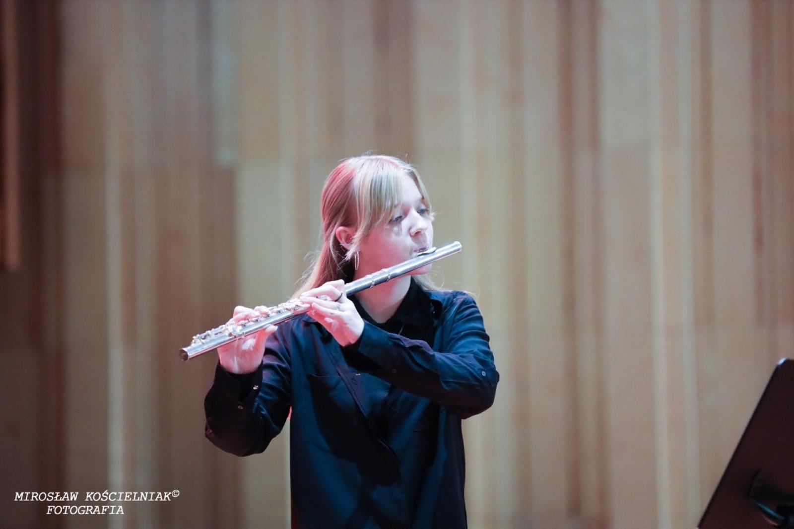 Zdjęcie w galerii na portalu naszraciborz.pl: Polska muzyka w blasku Niepodległości – koncert w raciborskiej Państwowej Szkole Muzycznej wiadomości z regionu