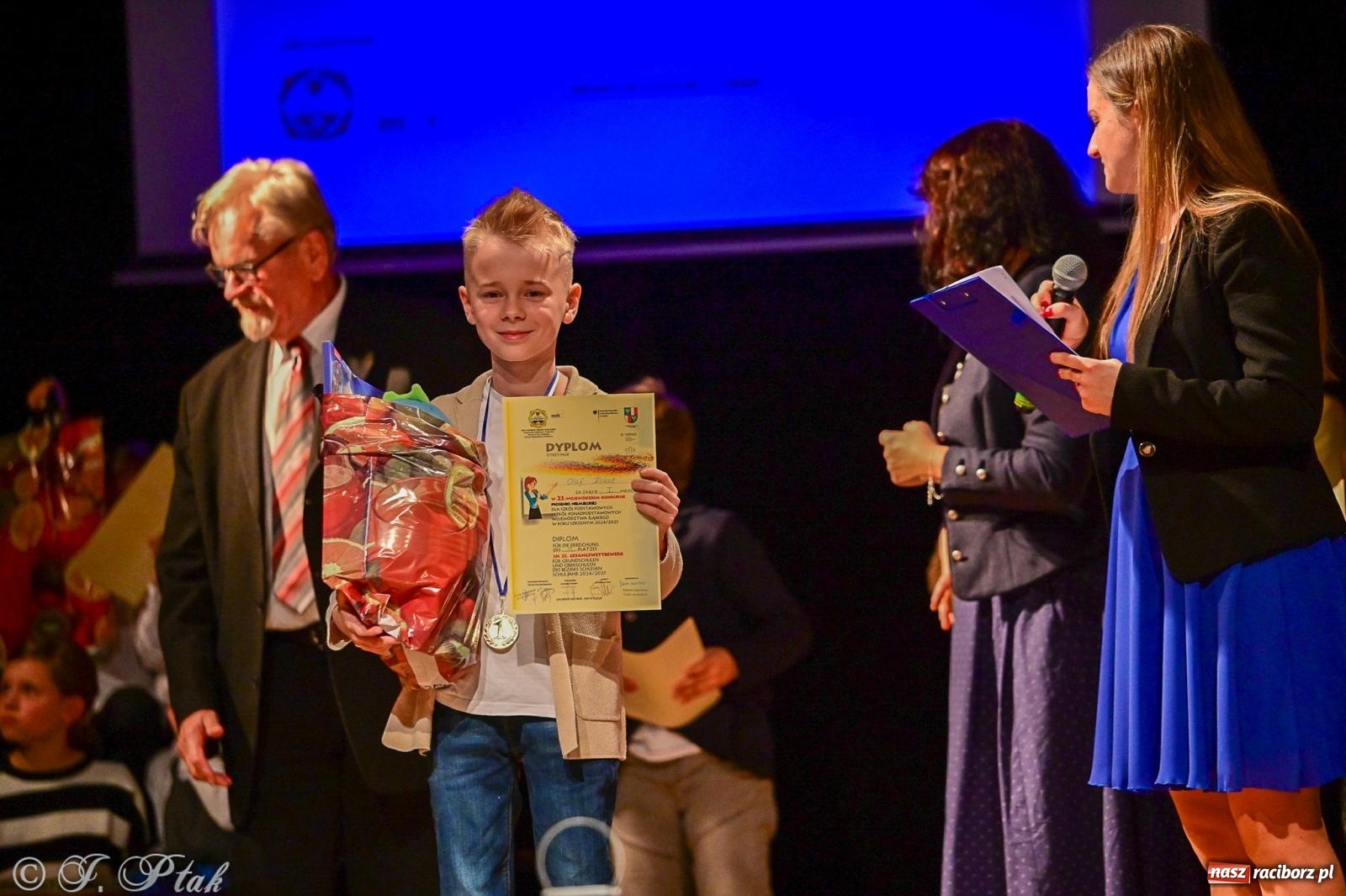 Zdjęcie w galerii na portalu naszraciborz.pl: 23. Konkurs Piosenki Niemieckiej. W MDK-u wręczono nagrody [FOTO i WIDEO] wiadomości z regionu