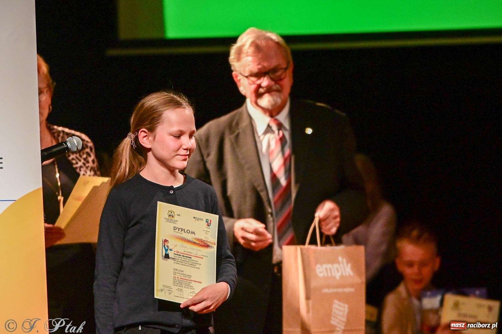 Zdjęcie w galerii na portalu naszraciborz.pl: 23. Konkurs Piosenki Niemieckiej. W MDK-u wręczono nagrody [FOTO i WIDEO] wiadomości z regionu