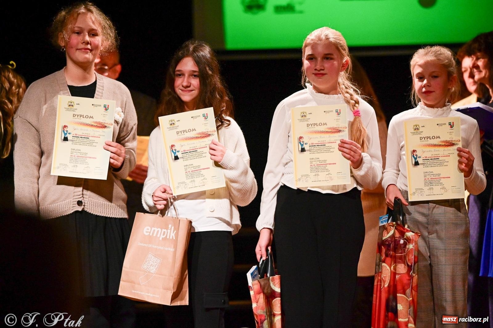 Zdjęcie w galerii na portalu naszraciborz.pl: 23. Konkurs Piosenki Niemieckiej. W MDK-u wręczono nagrody [FOTO i WIDEO] wiadomości z regionu