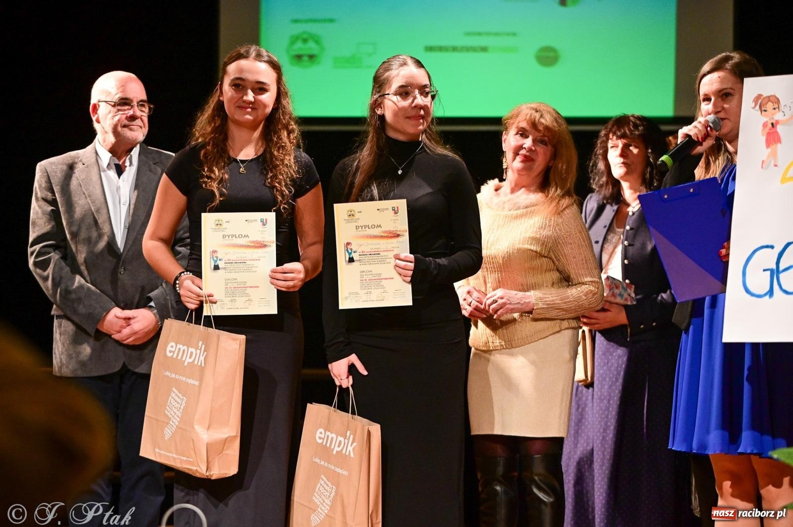 Zdjęcie w galerii na portalu naszraciborz.pl: 23. Konkurs Piosenki Niemieckiej. W MDK-u wręczono nagrody [FOTO i WIDEO] wiadomości z regionu