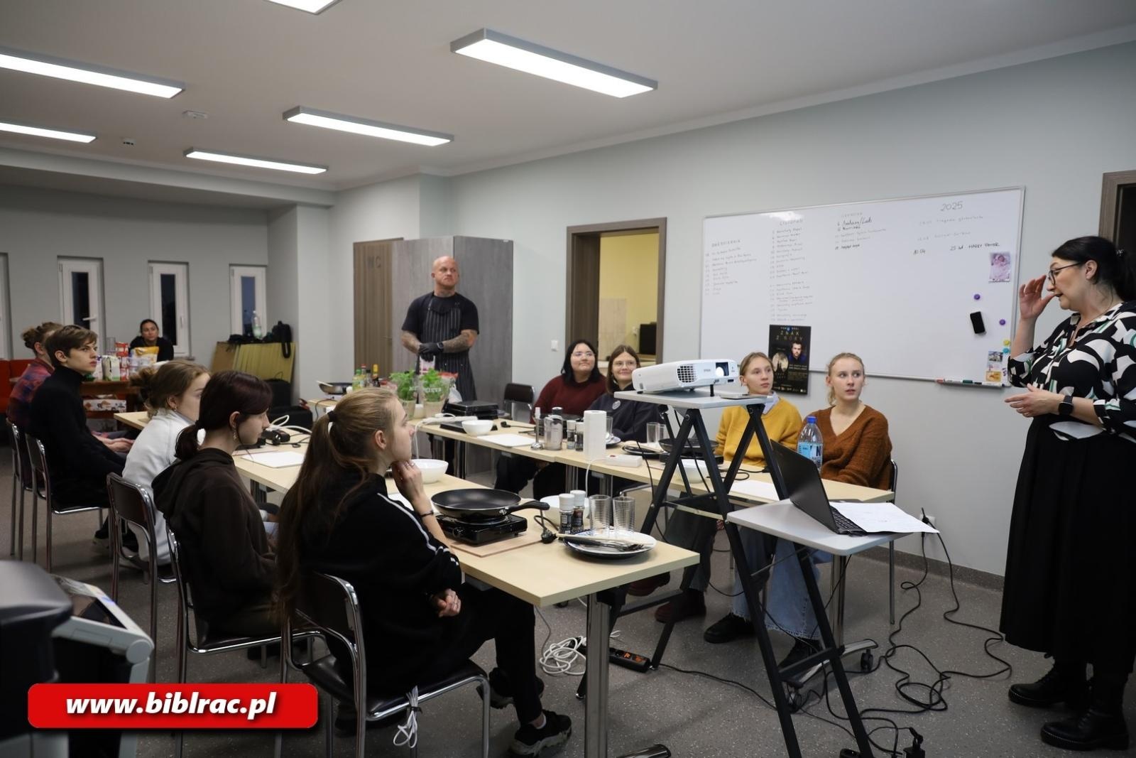 Zdjęcie w galerii na portalu naszraciborz.pl: Kuchnia Młodych w raciborskiej bibliotece wiadomości z regionu