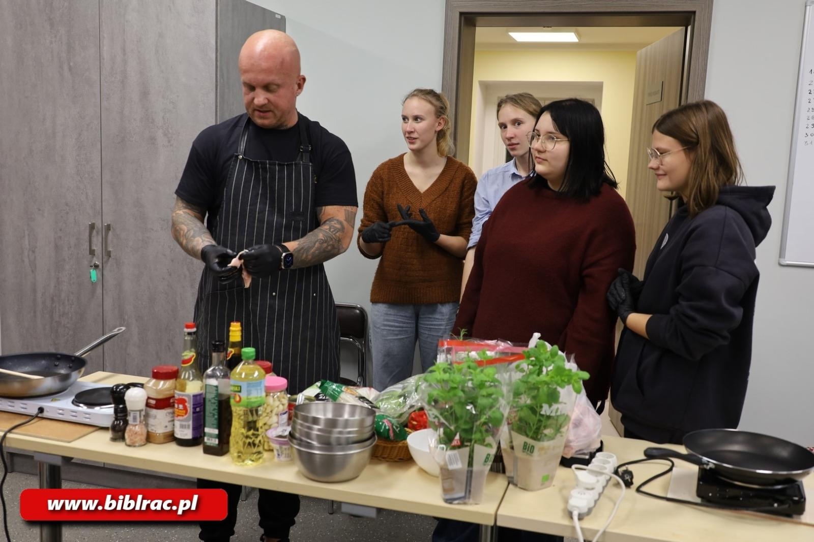 Zdjęcie w galerii na portalu naszraciborz.pl: Kuchnia Młodych w raciborskiej bibliotece wiadomości z regionu
