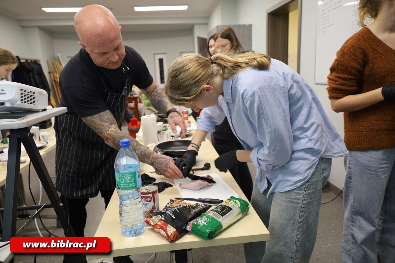 Zdjęcie w galerii na portalu naszraciborz.pl: Kuchnia Młodych w raciborskiej bibliotece wiadomości z regionu