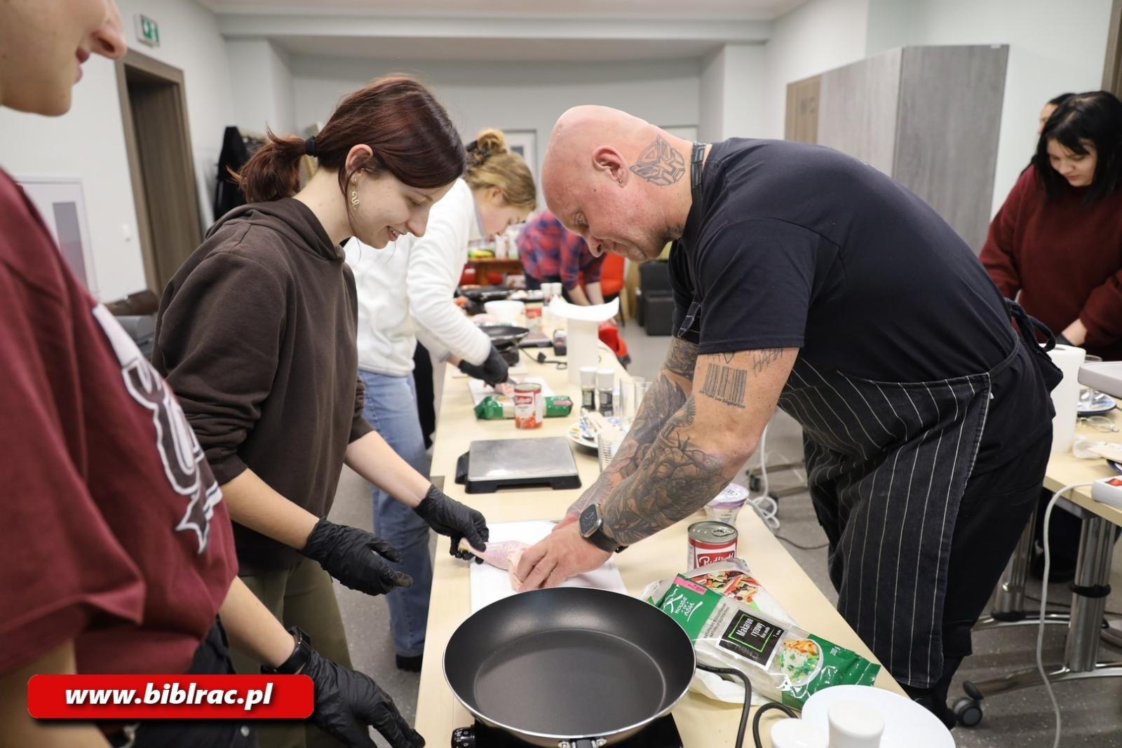 Zdjęcie w galerii na portalu naszraciborz.pl: Kuchnia Młodych w raciborskiej bibliotece wiadomości z regionu
