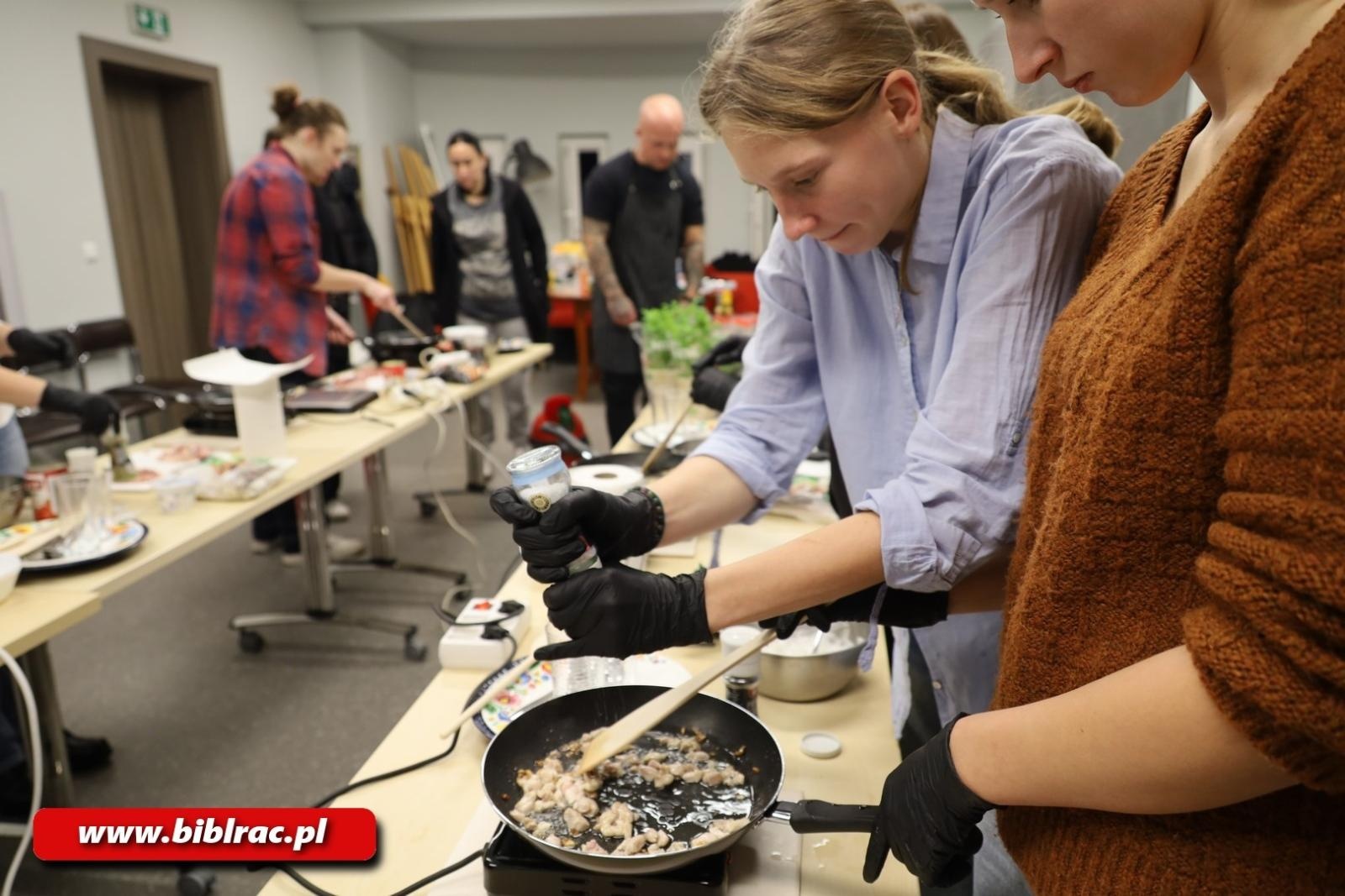 Zdjęcie w galerii na portalu naszraciborz.pl: Kuchnia Młodych w raciborskiej bibliotece wiadomości z regionu
