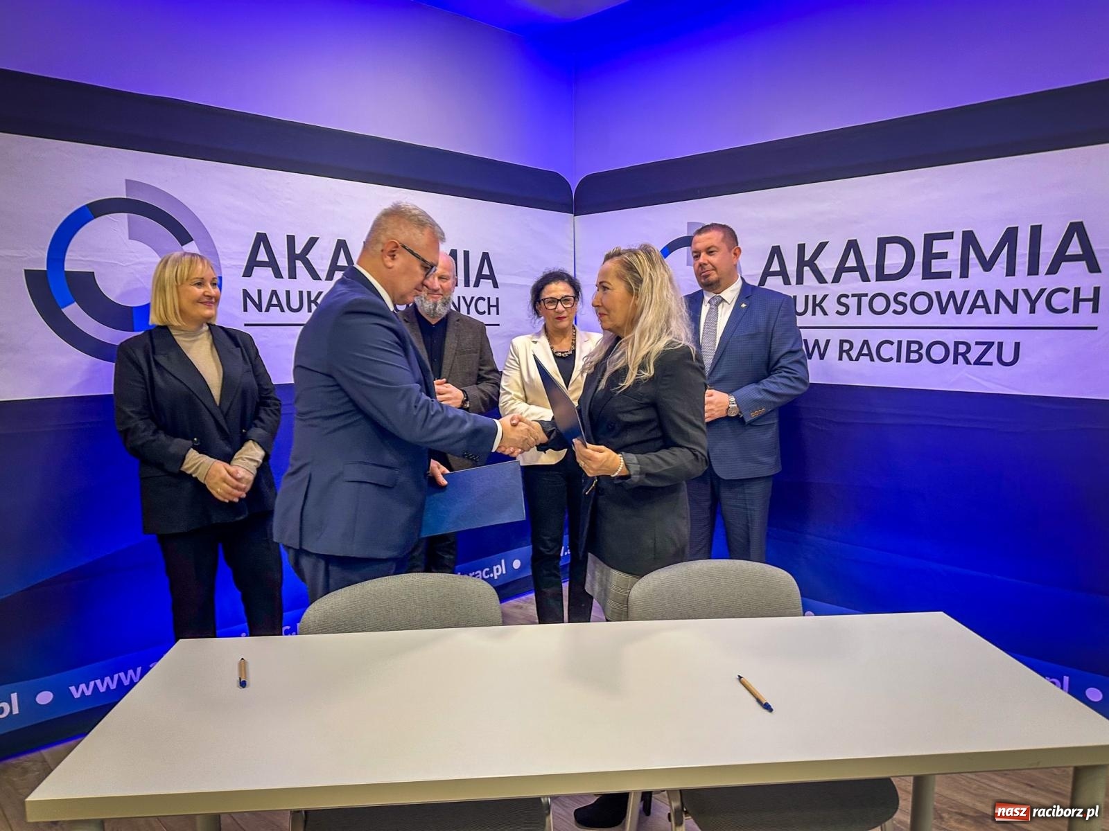 Zdjęcie w galerii na portalu naszraciborz.pl: Zawiązano współpracę Akademii Nauk Stosowanych z Zamkiem Piastowskim wiadomości z regionu