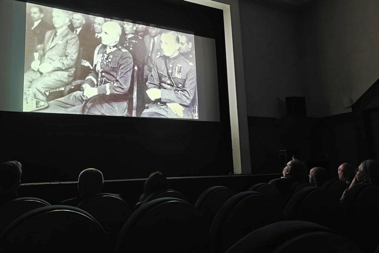 Zdjęcie w galerii na portalu naszraciborz.pl: Powrót Generała. Premiera filmowa w Strzesze wiadomości z regionu