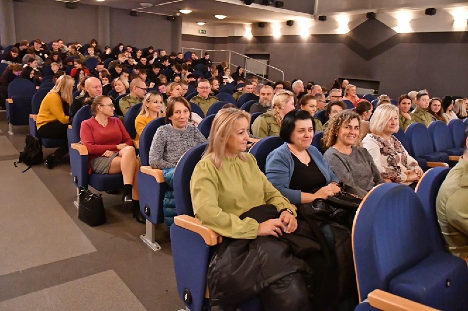 Zdjęcie w galerii na portalu naszraciborz.pl: Powrót Generała. Premiera filmowa w Strzesze wiadomości z regionu