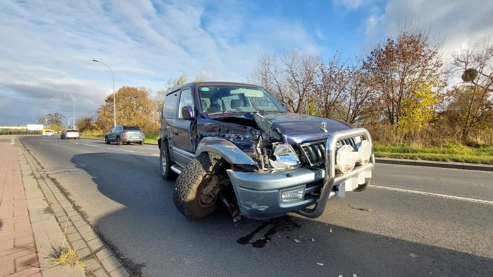 Zdjęcie w galerii na portalu naszraciborz.pl: W trakcie cofania doprowadził do zderzenia wiadomości z regionu