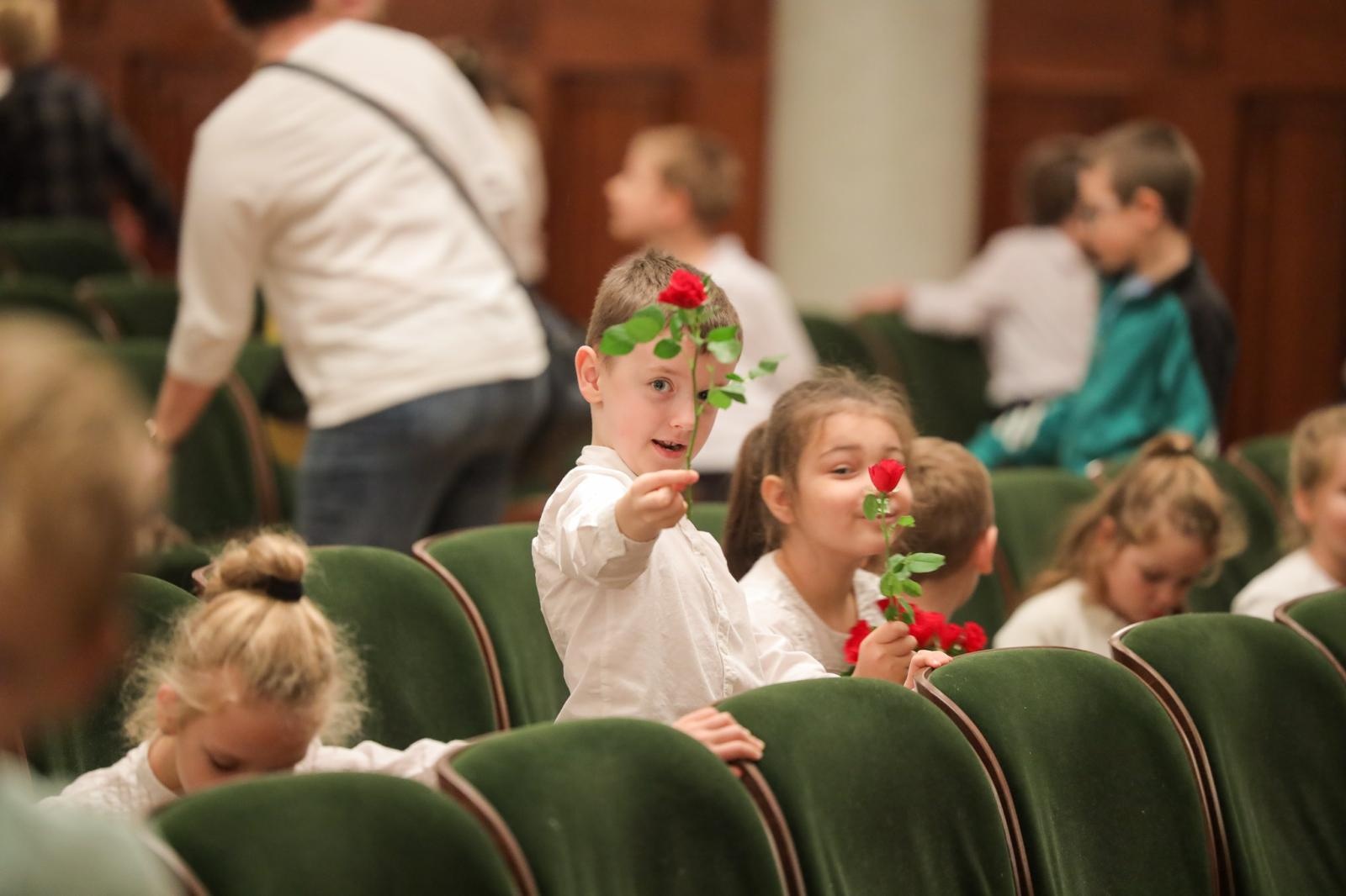Zdjęcie w galerii na portalu naszraciborz.pl: Klawesyn - potomek harfy, poprzednik fortepianu - kolejnym bohaterem koncertów umuzykalniających wiadomości z regionu