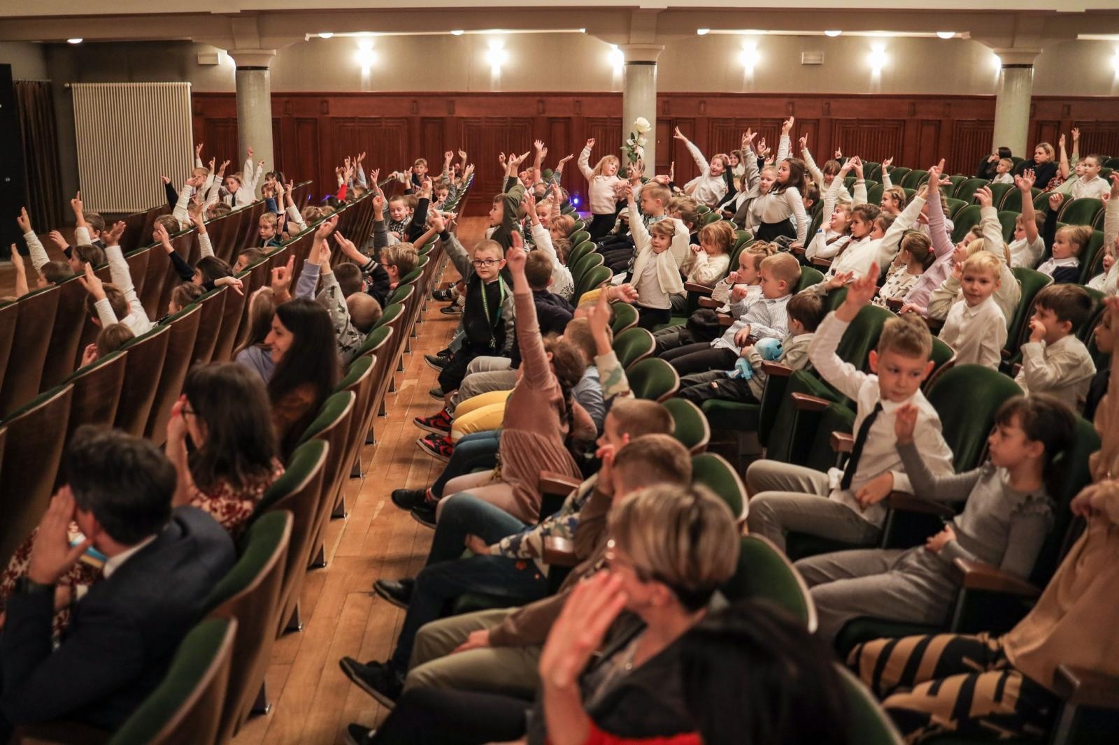 Zdjęcie w galerii na portalu naszraciborz.pl: Klawesyn - potomek harfy, poprzednik fortepianu - kolejnym bohaterem koncertów umuzykalniających wiadomości z regionu