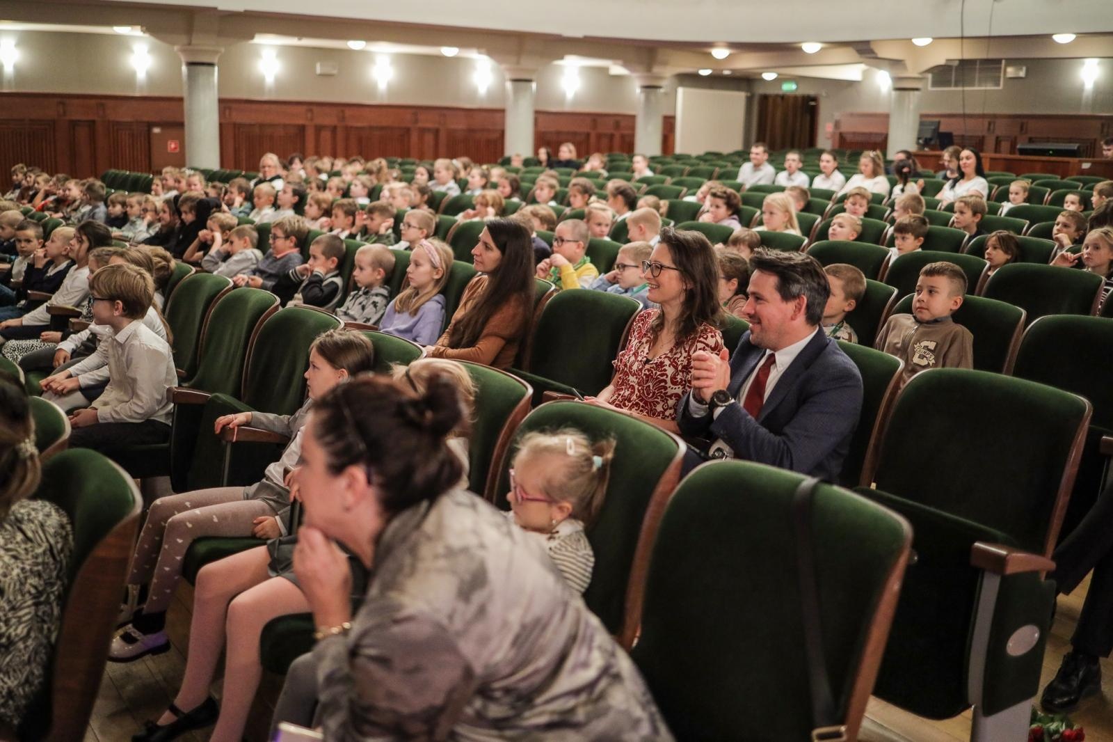 Zdjęcie w galerii na portalu naszraciborz.pl: Klawesyn - potomek harfy, poprzednik fortepianu - kolejnym bohaterem koncertów umuzykalniających wiadomości z regionu