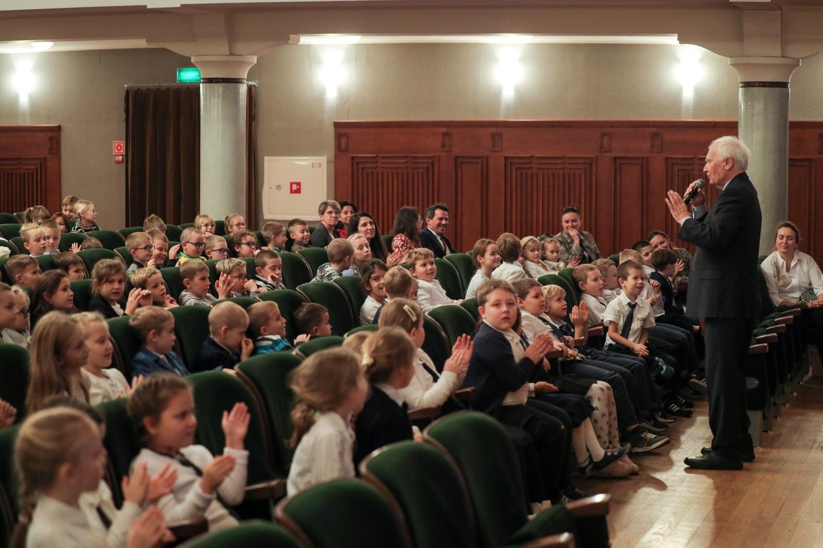 Zdjęcie w galerii na portalu naszraciborz.pl: Klawesyn - potomek harfy, poprzednik fortepianu - kolejnym bohaterem koncertów umuzykalniających wiadomości z regionu