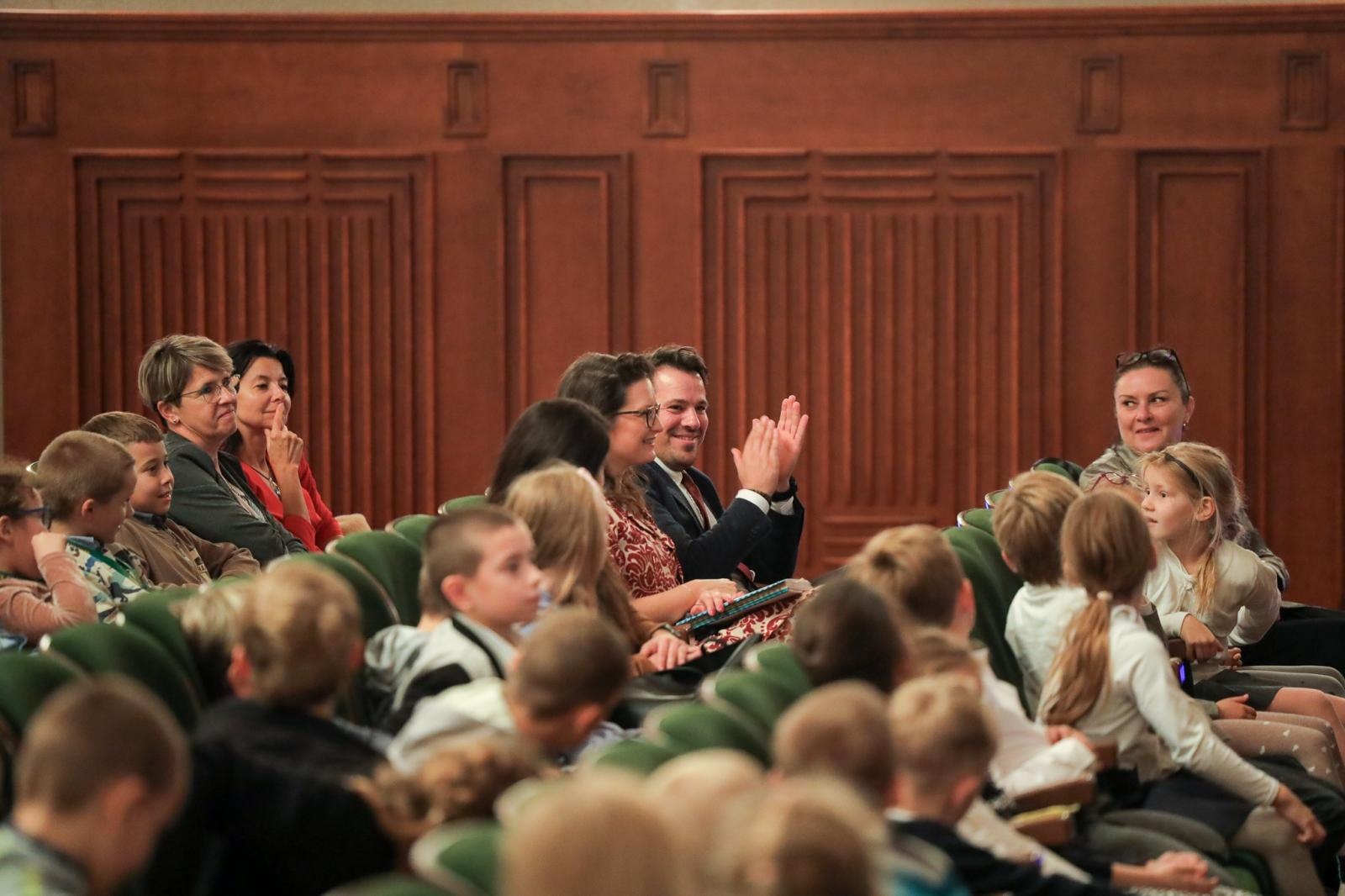 Zdjęcie w galerii na portalu naszraciborz.pl: Klawesyn - potomek harfy, poprzednik fortepianu - kolejnym bohaterem koncertów umuzykalniających wiadomości z regionu