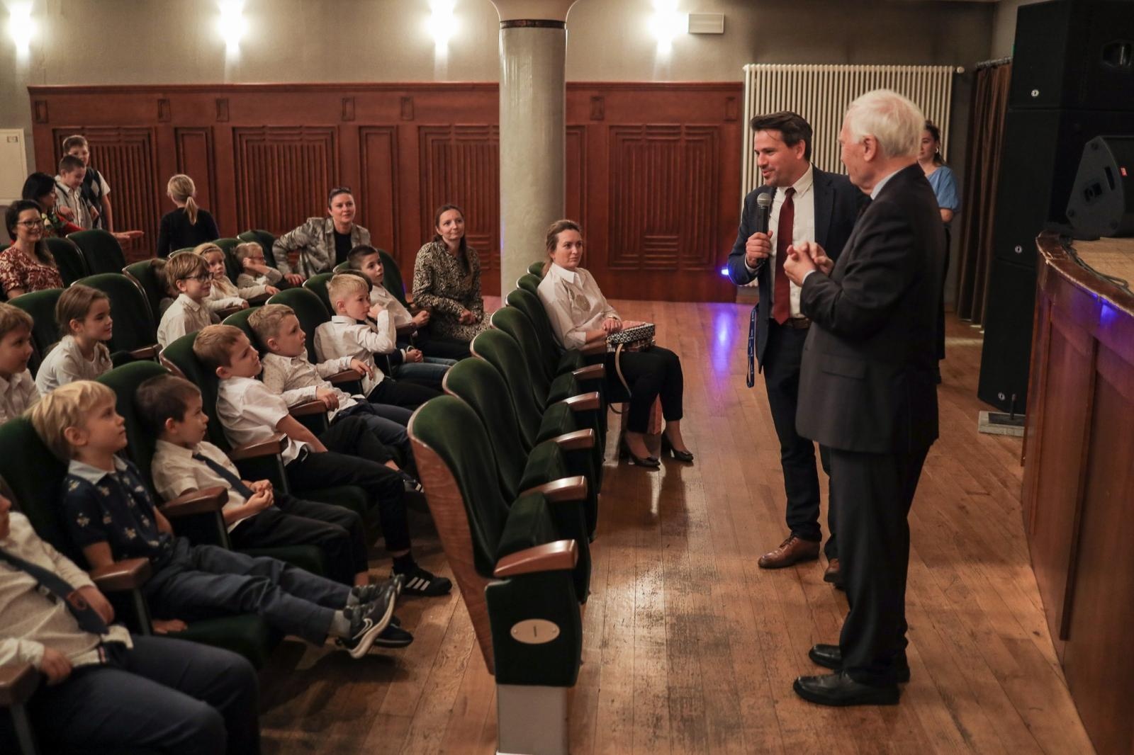 Zdjęcie w galerii na portalu naszraciborz.pl: Klawesyn - potomek harfy, poprzednik fortepianu - kolejnym bohaterem koncertów umuzykalniających wiadomości z regionu