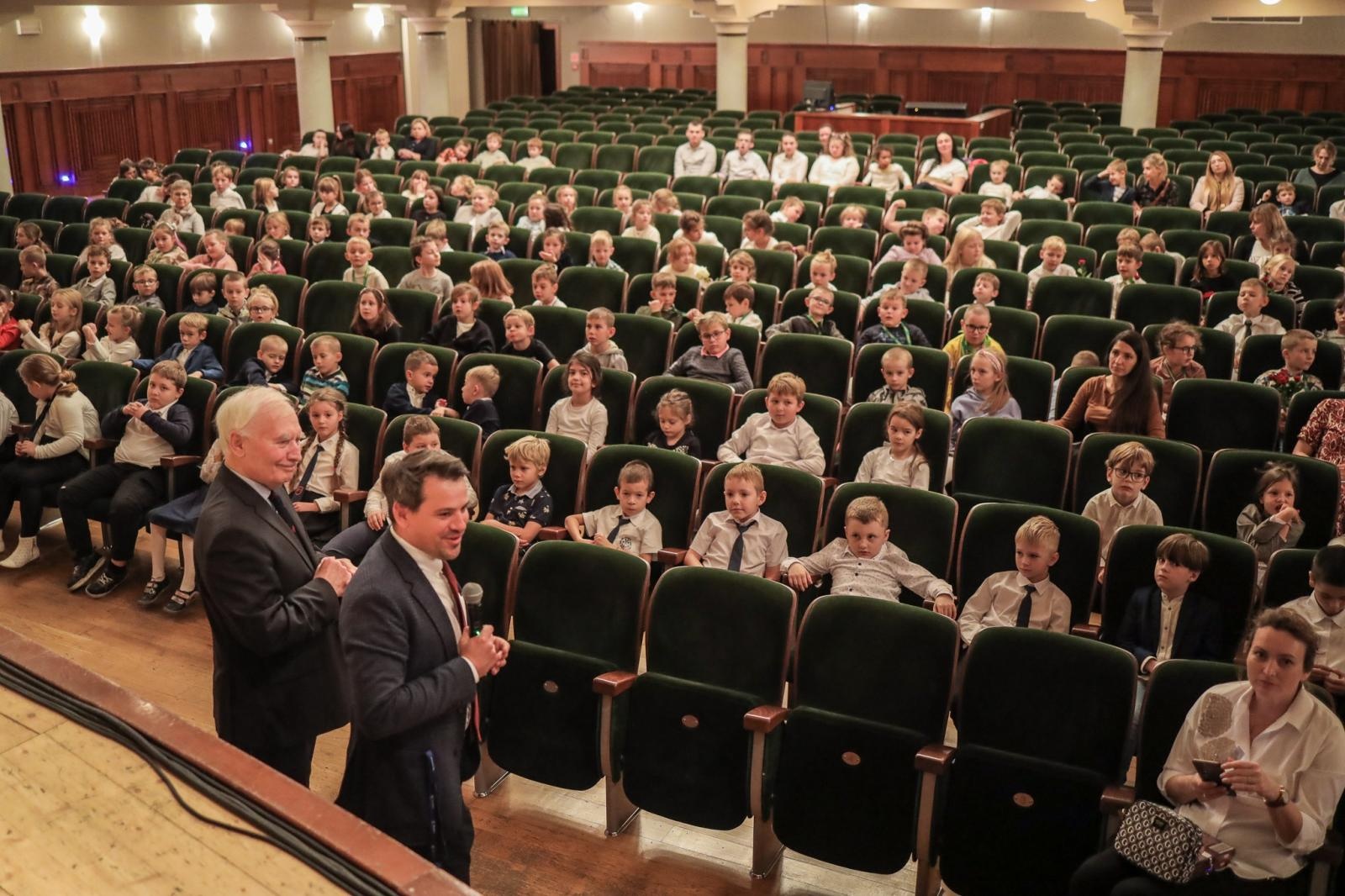 Zdjęcie w galerii na portalu naszraciborz.pl: Klawesyn - potomek harfy, poprzednik fortepianu - kolejnym bohaterem koncertów umuzykalniających wiadomości z regionu