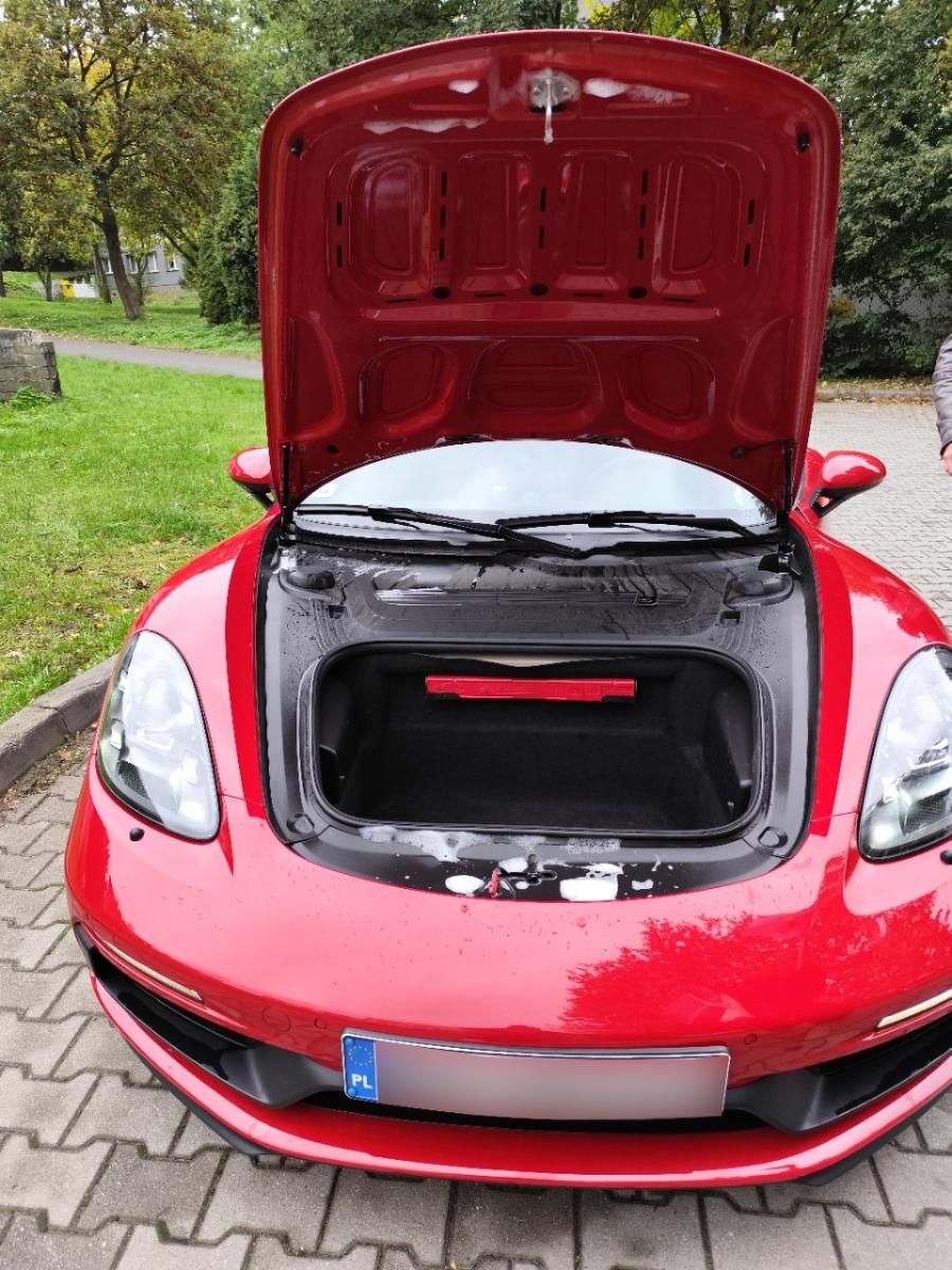 Zdjęcie w galerii na portalu naszraciborz.pl: Wysyp okazji w Urzędzie Skarbowym w Będzinie. Porsche, Harley, quad i nieruchomość wiadomości z regionu