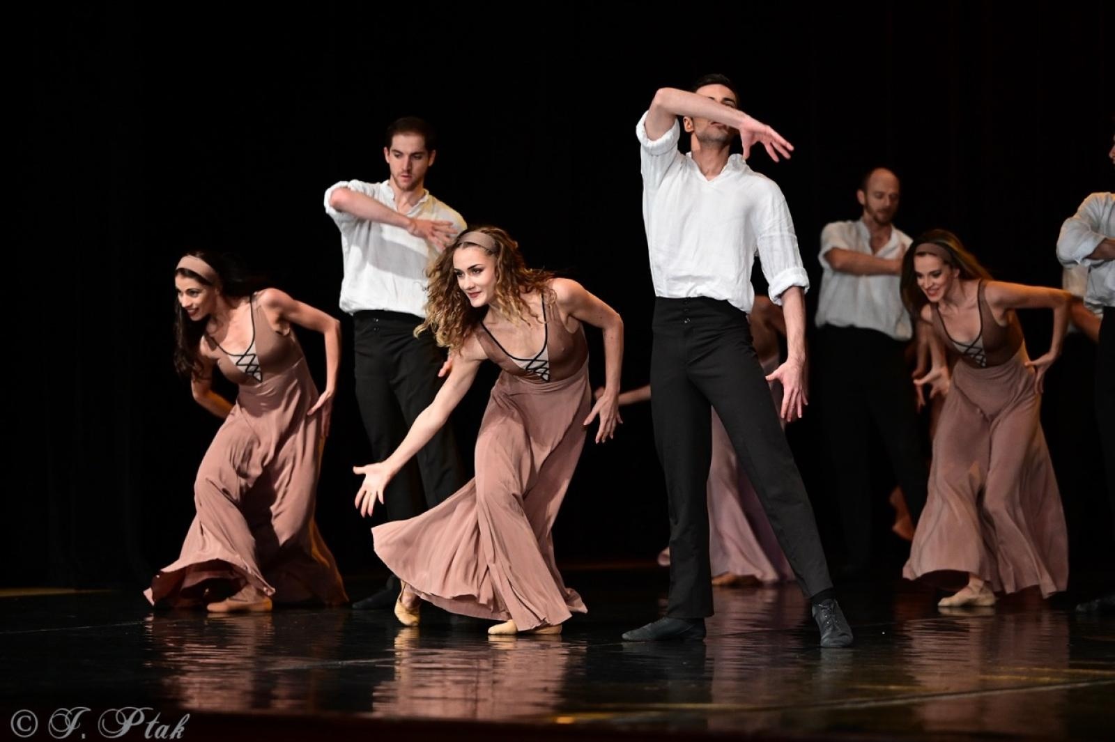 Zdjęcie w galerii na portalu naszraciborz.pl: Grek Zorba w wykonaniu Sofia Opera Ballet oczarował Racibórz wiadomości z regionu