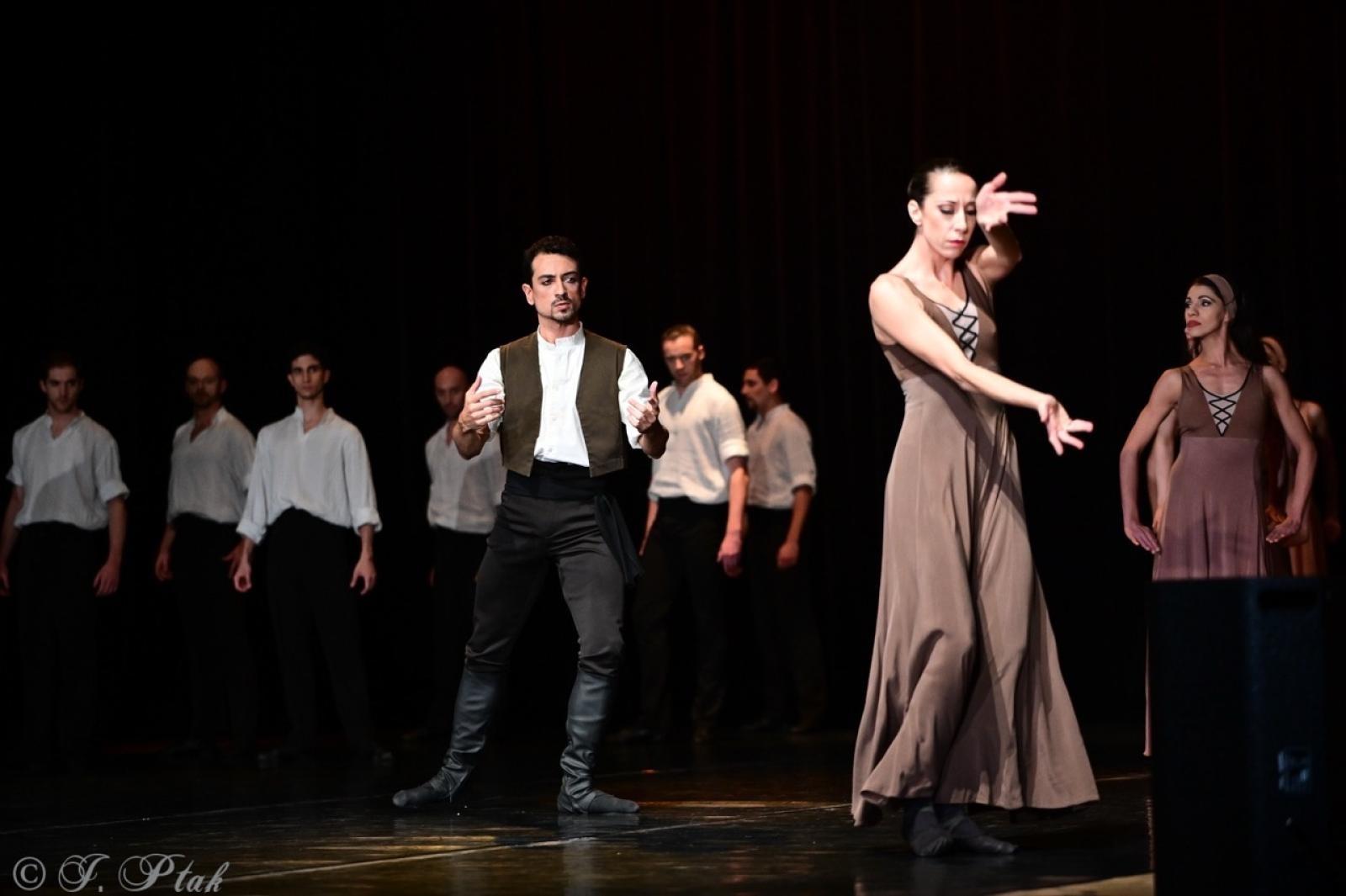 Zdjęcie w galerii na portalu naszraciborz.pl: Grek Zorba w wykonaniu Sofia Opera Ballet oczarował Racibórz wiadomości z regionu