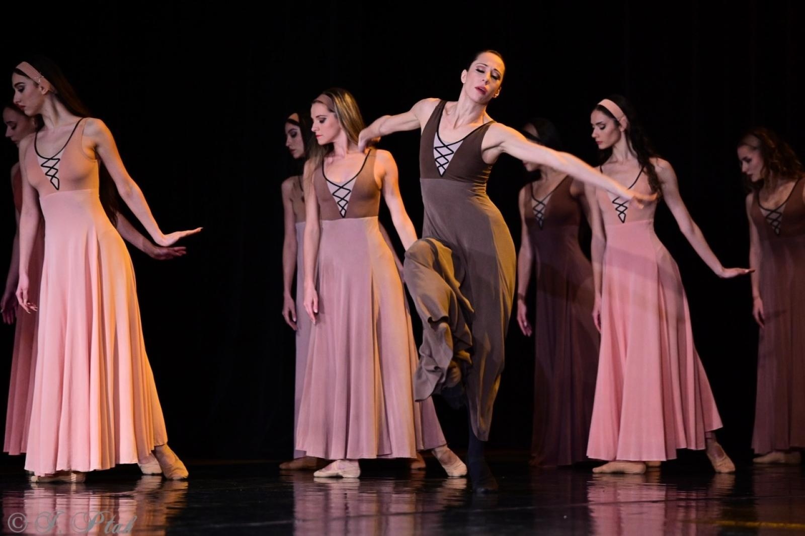 Zdjęcie w galerii na portalu naszraciborz.pl: Grek Zorba w wykonaniu Sofia Opera Ballet oczarował Racibórz wiadomości z regionu