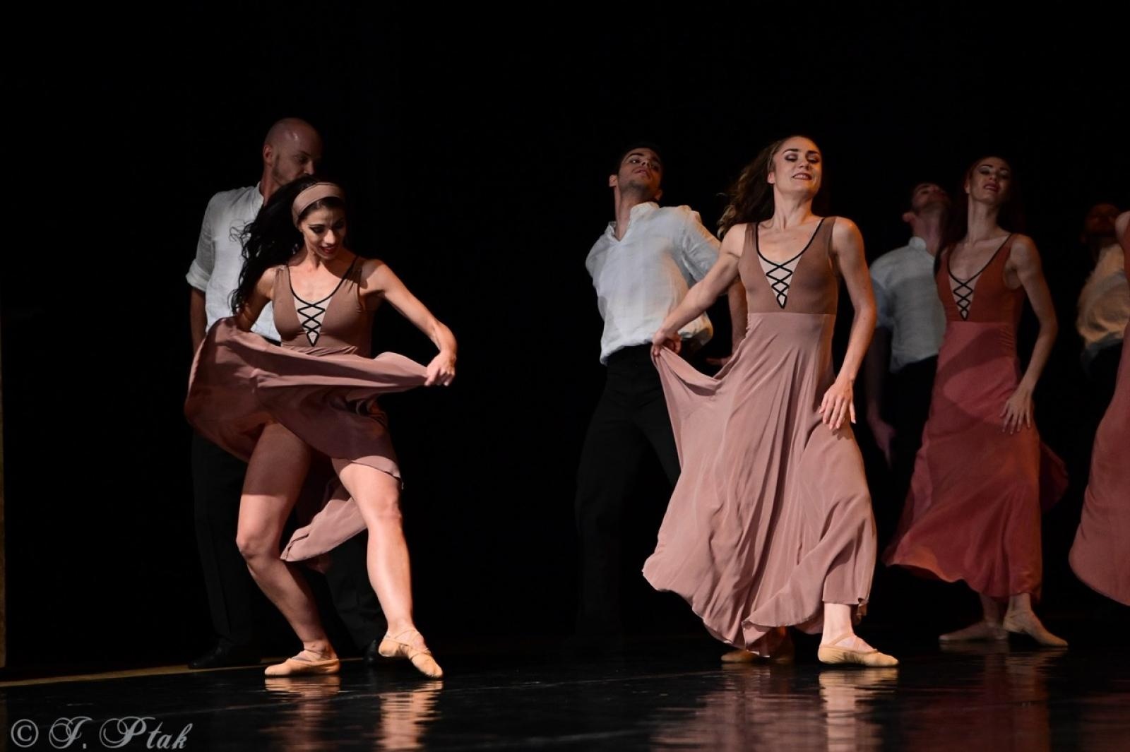 Zdjęcie w galerii na portalu naszraciborz.pl: Grek Zorba w wykonaniu Sofia Opera Ballet oczarował Racibórz wiadomości z regionu