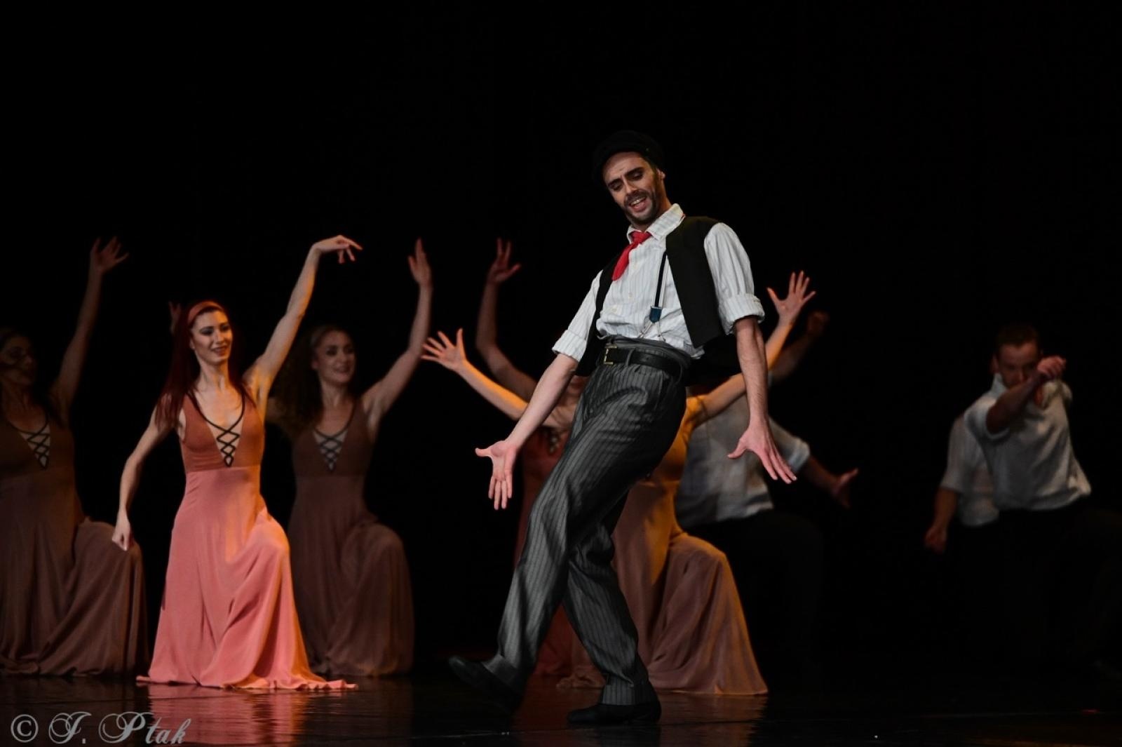 Zdjęcie w galerii na portalu naszraciborz.pl: Grek Zorba w wykonaniu Sofia Opera Ballet oczarował Racibórz wiadomości z regionu