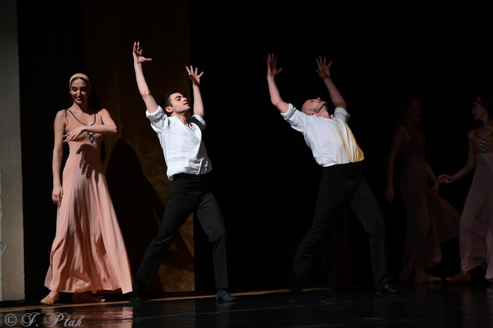 Zdjęcie w galerii na portalu naszraciborz.pl: Grek Zorba w wykonaniu Sofia Opera Ballet oczarował Racibórz wiadomości z regionu