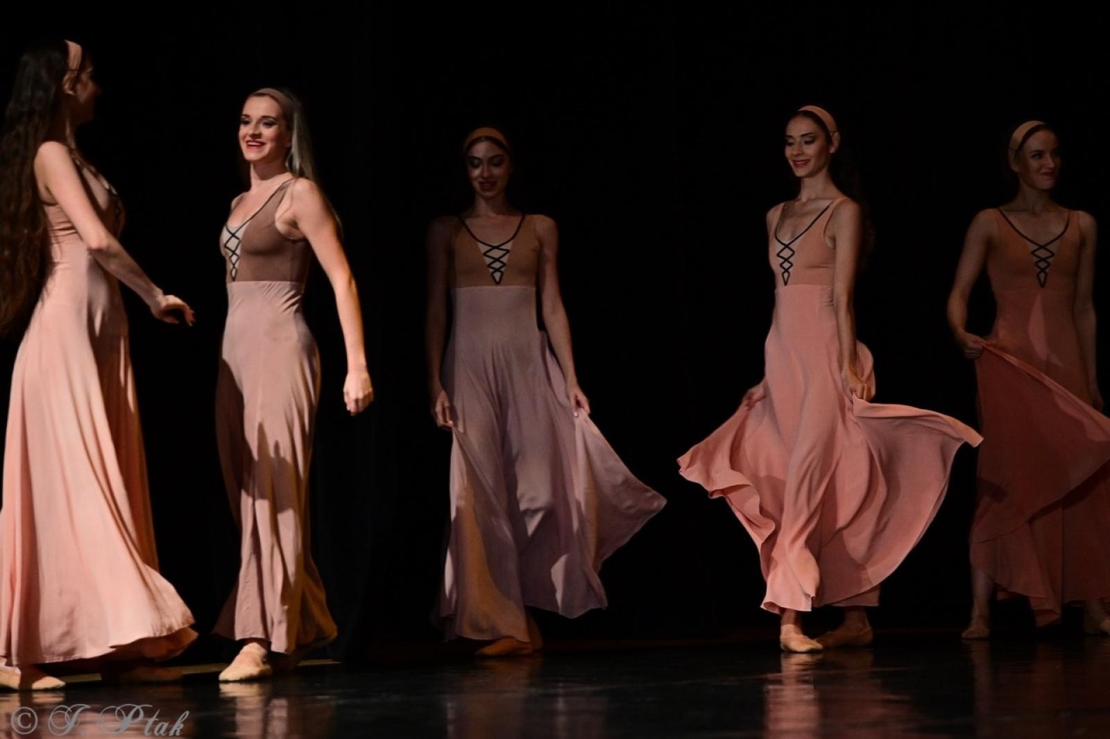 Zdjęcie w galerii na portalu naszraciborz.pl: Grek Zorba w wykonaniu Sofia Opera Ballet oczarował Racibórz wiadomości z regionu