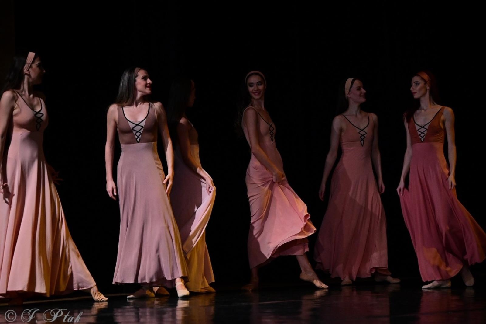 Zdjęcie w galerii na portalu naszraciborz.pl: Grek Zorba w wykonaniu Sofia Opera Ballet oczarował Racibórz wiadomości z regionu