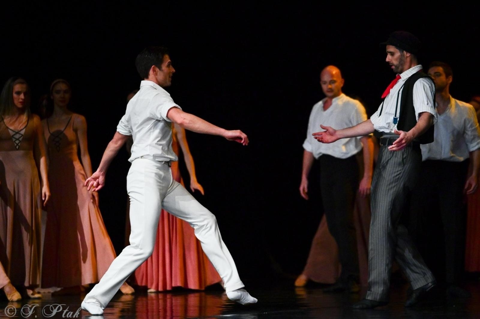 Zdjęcie w galerii na portalu naszraciborz.pl: Grek Zorba w wykonaniu Sofia Opera Ballet oczarował Racibórz wiadomości z regionu