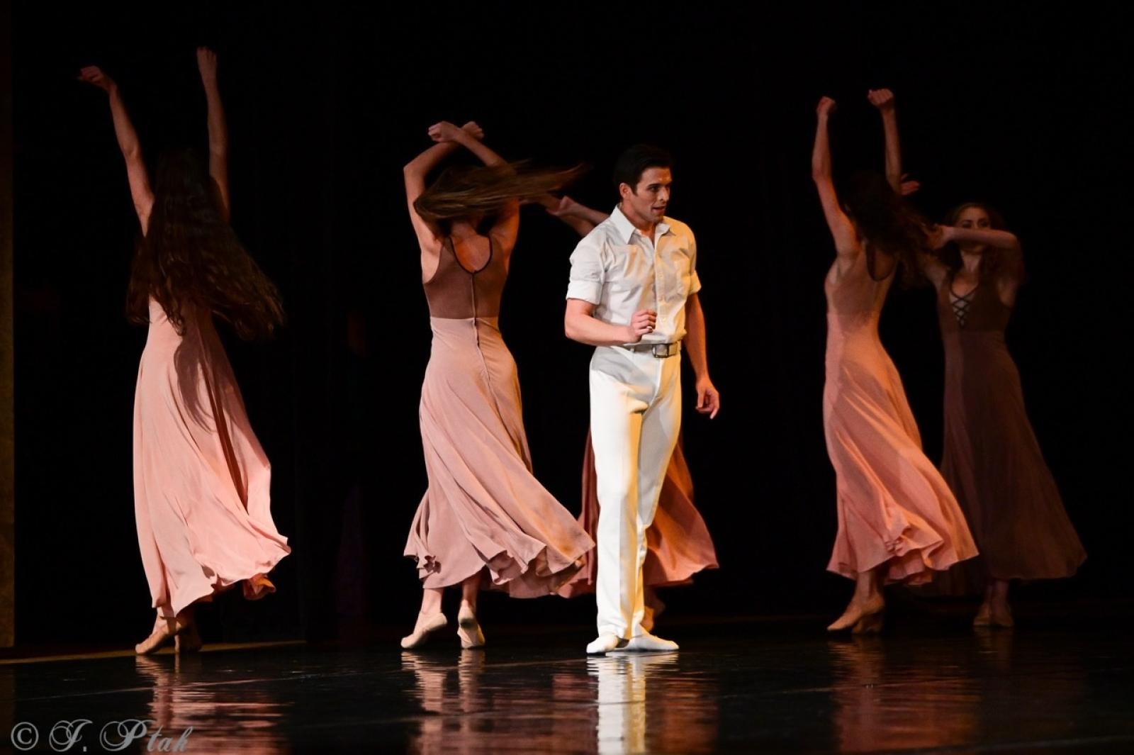 Zdjęcie w galerii na portalu naszraciborz.pl: Grek Zorba w wykonaniu Sofia Opera Ballet oczarował Racibórz wiadomości z regionu