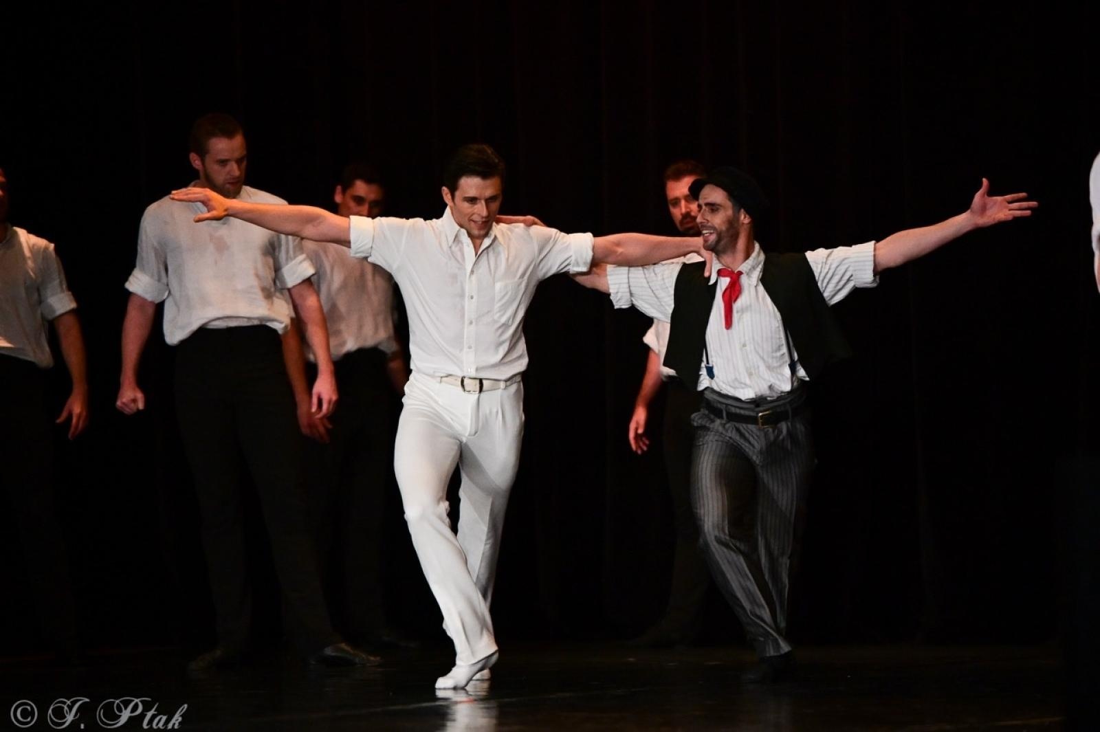 Zdjęcie w galerii na portalu naszraciborz.pl: Grek Zorba w wykonaniu Sofia Opera Ballet oczarował Racibórz wiadomości z regionu