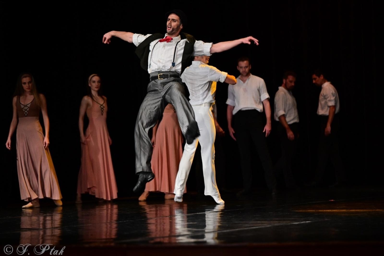 Zdjęcie w galerii na portalu naszraciborz.pl: Grek Zorba w wykonaniu Sofia Opera Ballet oczarował Racibórz wiadomości z regionu