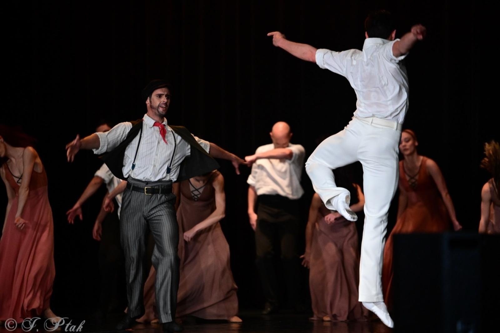 Zdjęcie w galerii na portalu naszraciborz.pl: Grek Zorba w wykonaniu Sofia Opera Ballet oczarował Racibórz wiadomości z regionu