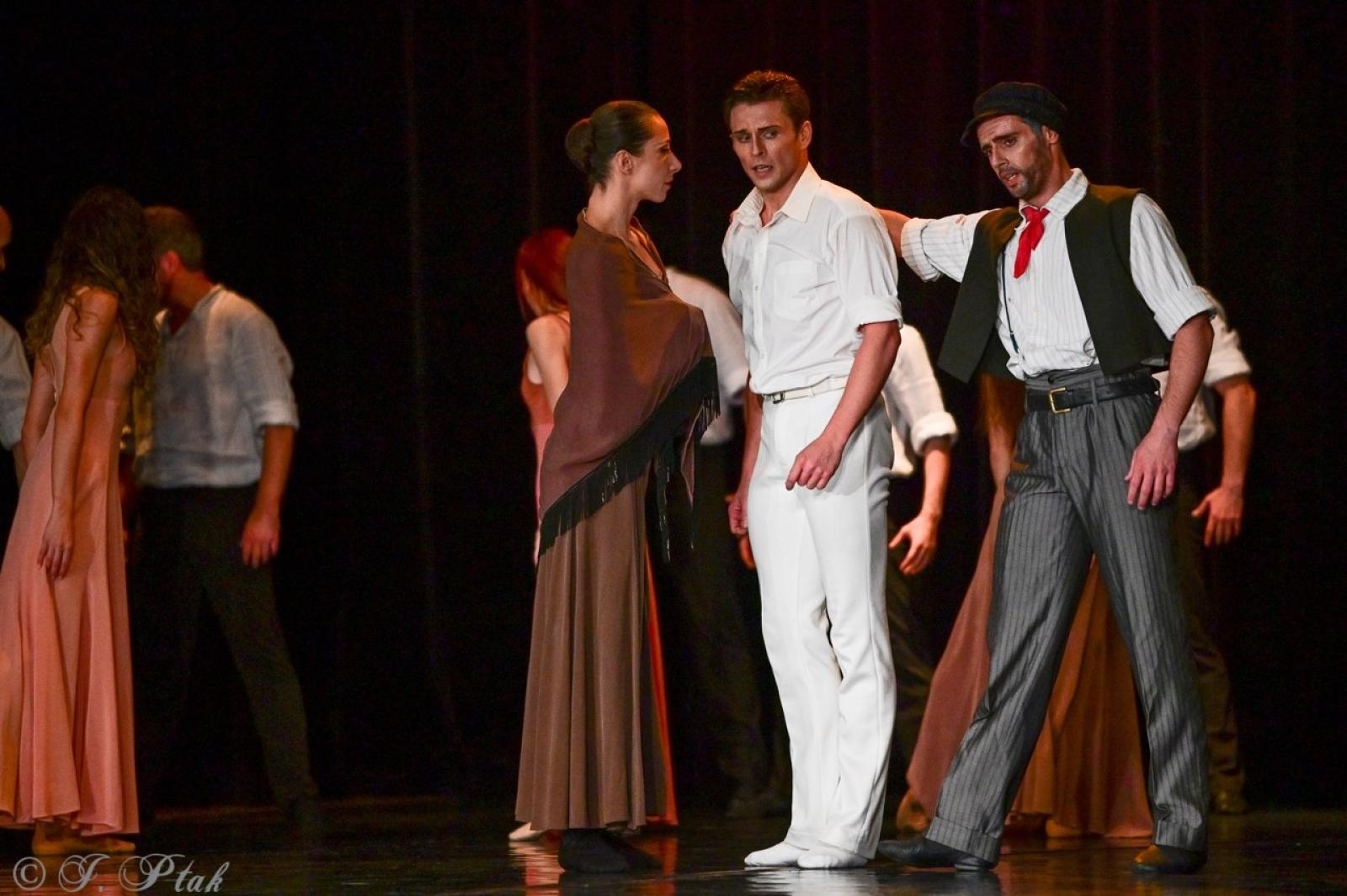 Zdjęcie w galerii na portalu naszraciborz.pl: Grek Zorba w wykonaniu Sofia Opera Ballet oczarował Racibórz wiadomości z regionu