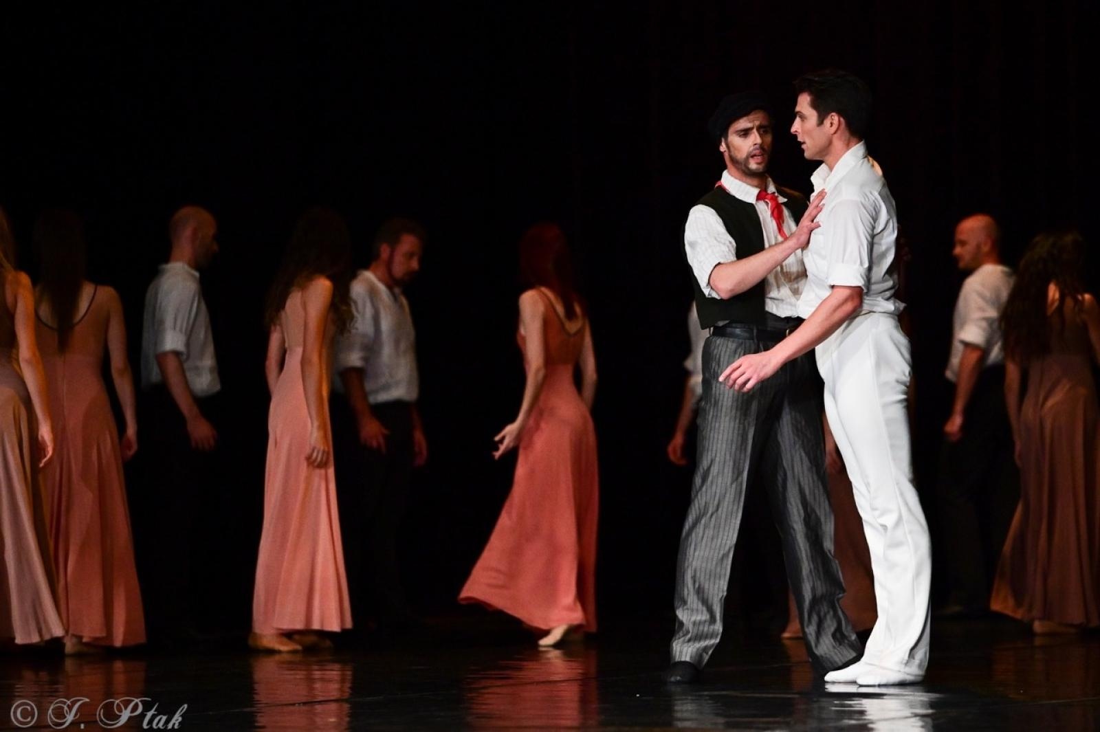 Zdjęcie w galerii na portalu naszraciborz.pl: Grek Zorba w wykonaniu Sofia Opera Ballet oczarował Racibórz wiadomości z regionu