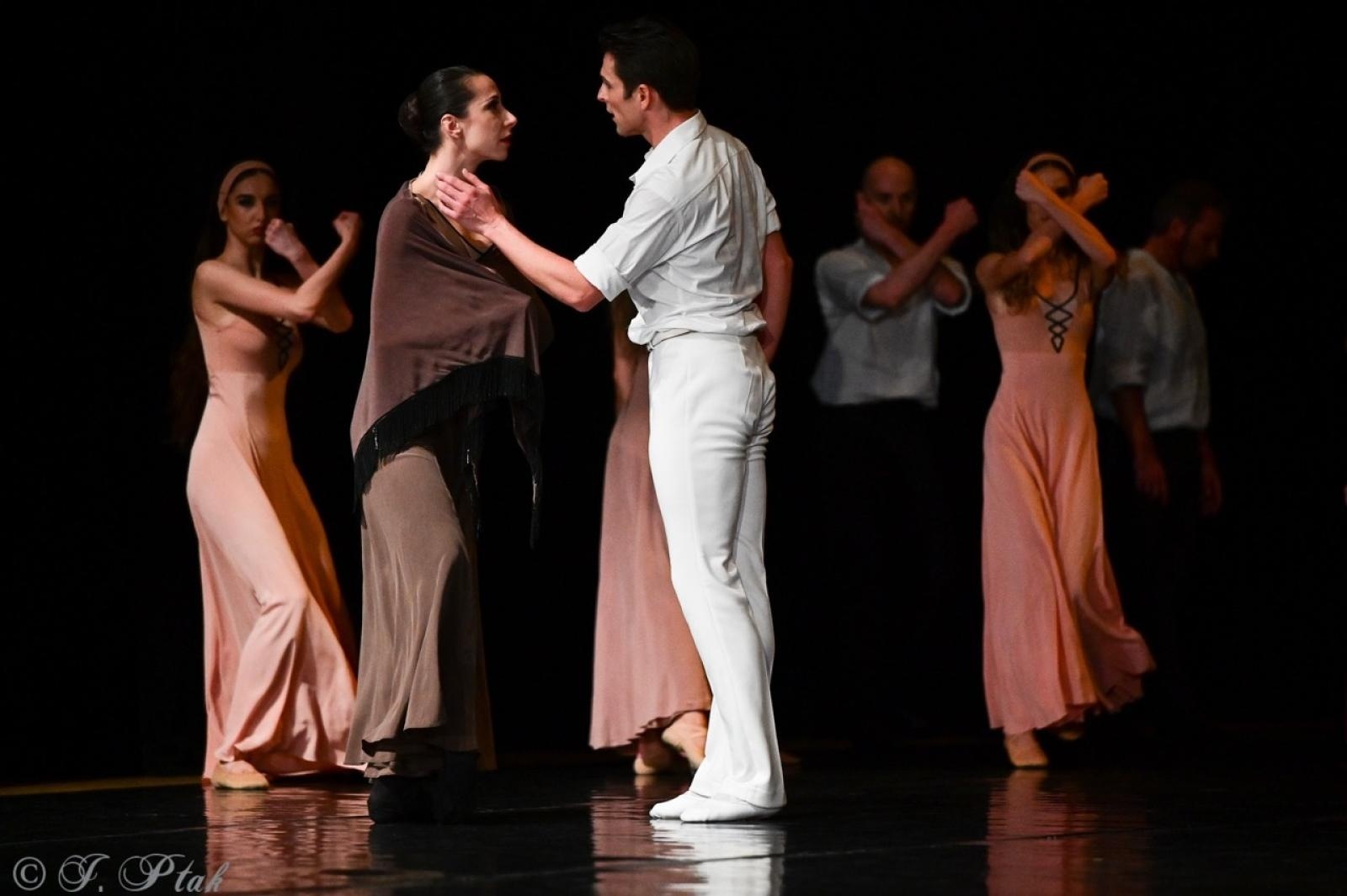 Zdjęcie w galerii na portalu naszraciborz.pl: Grek Zorba w wykonaniu Sofia Opera Ballet oczarował Racibórz wiadomości z regionu