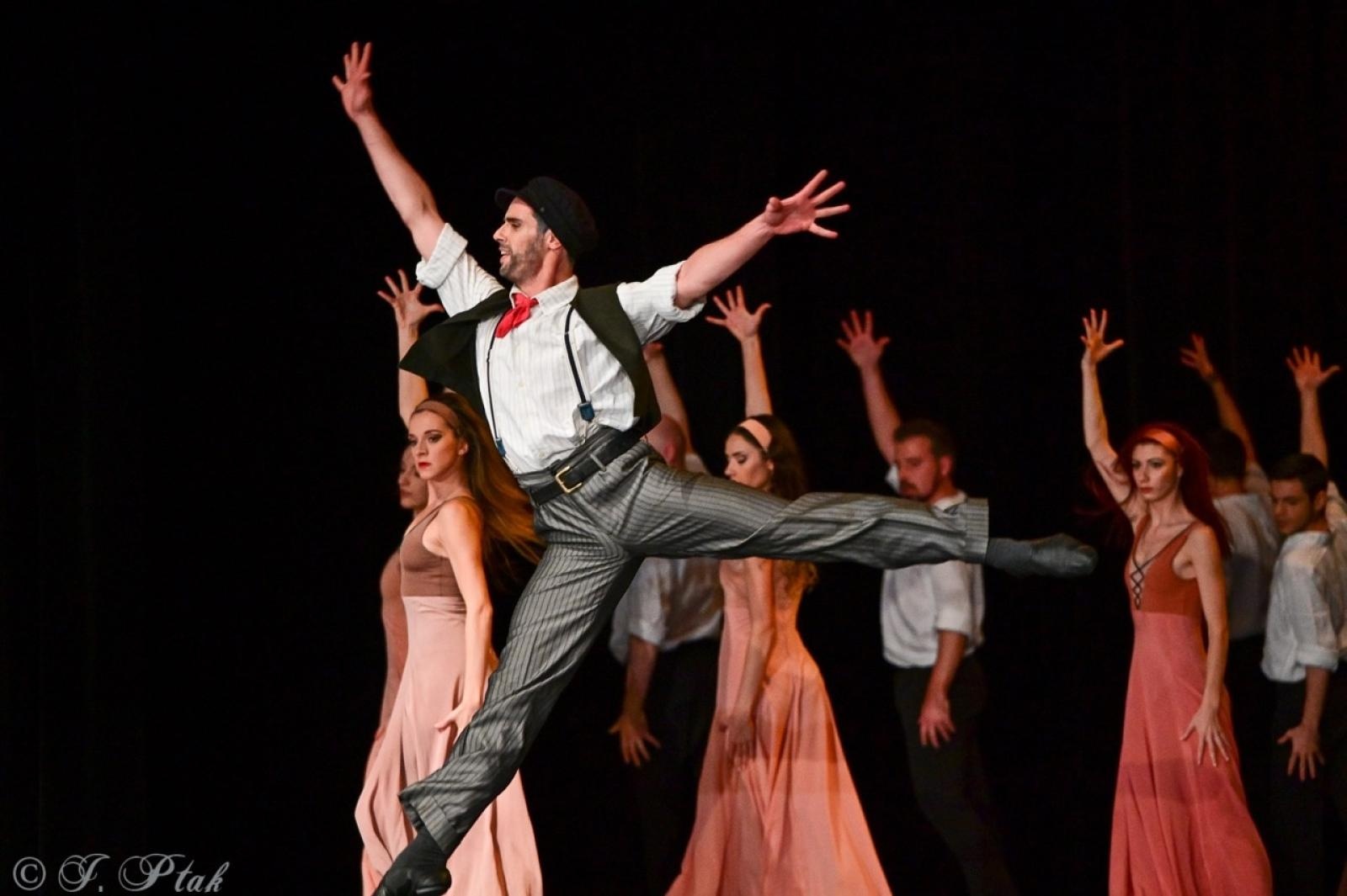 Zdjęcie w galerii na portalu naszraciborz.pl: Grek Zorba w wykonaniu Sofia Opera Ballet oczarował Racibórz wiadomości z regionu